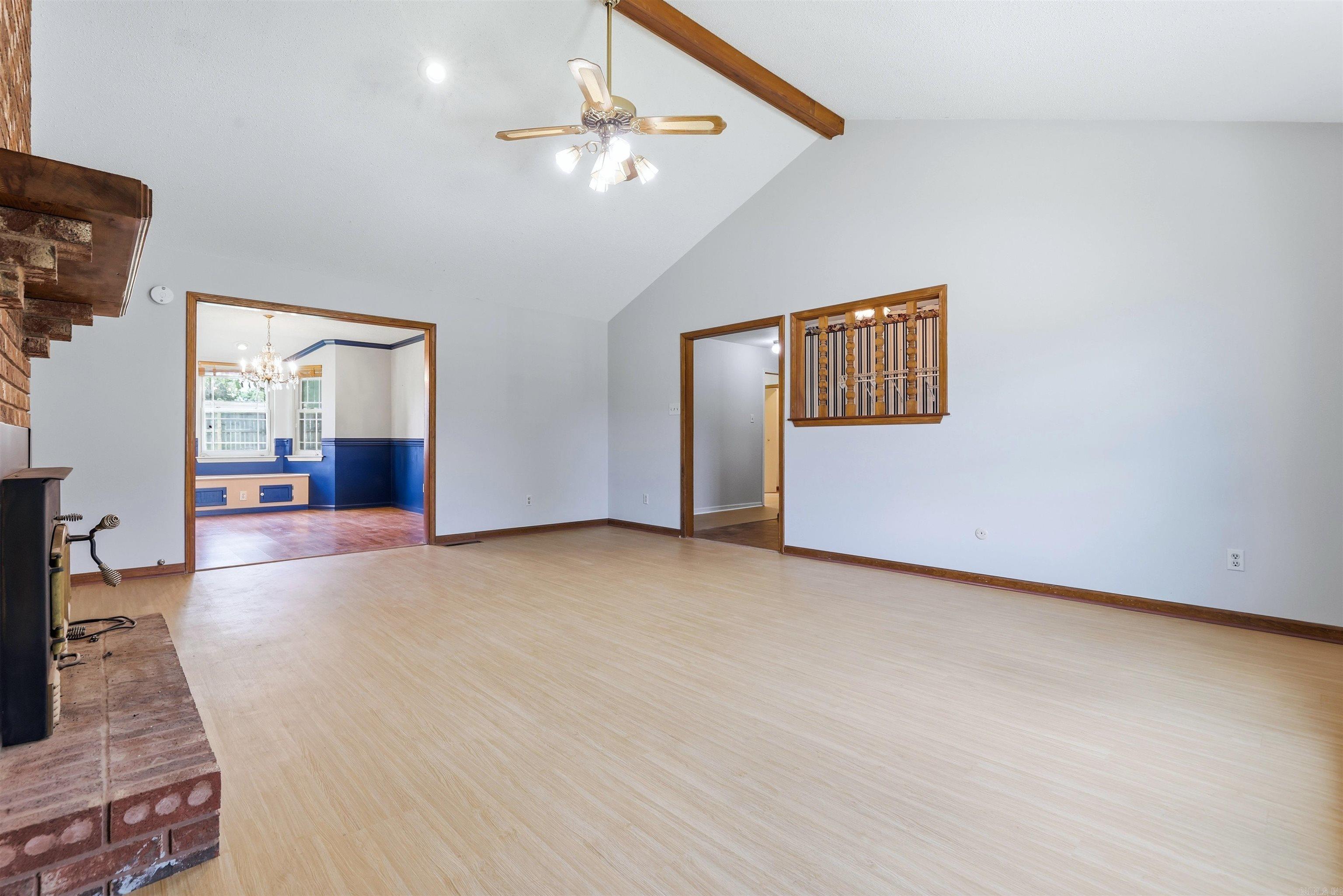 5115 N Locust Street Property Photo 7