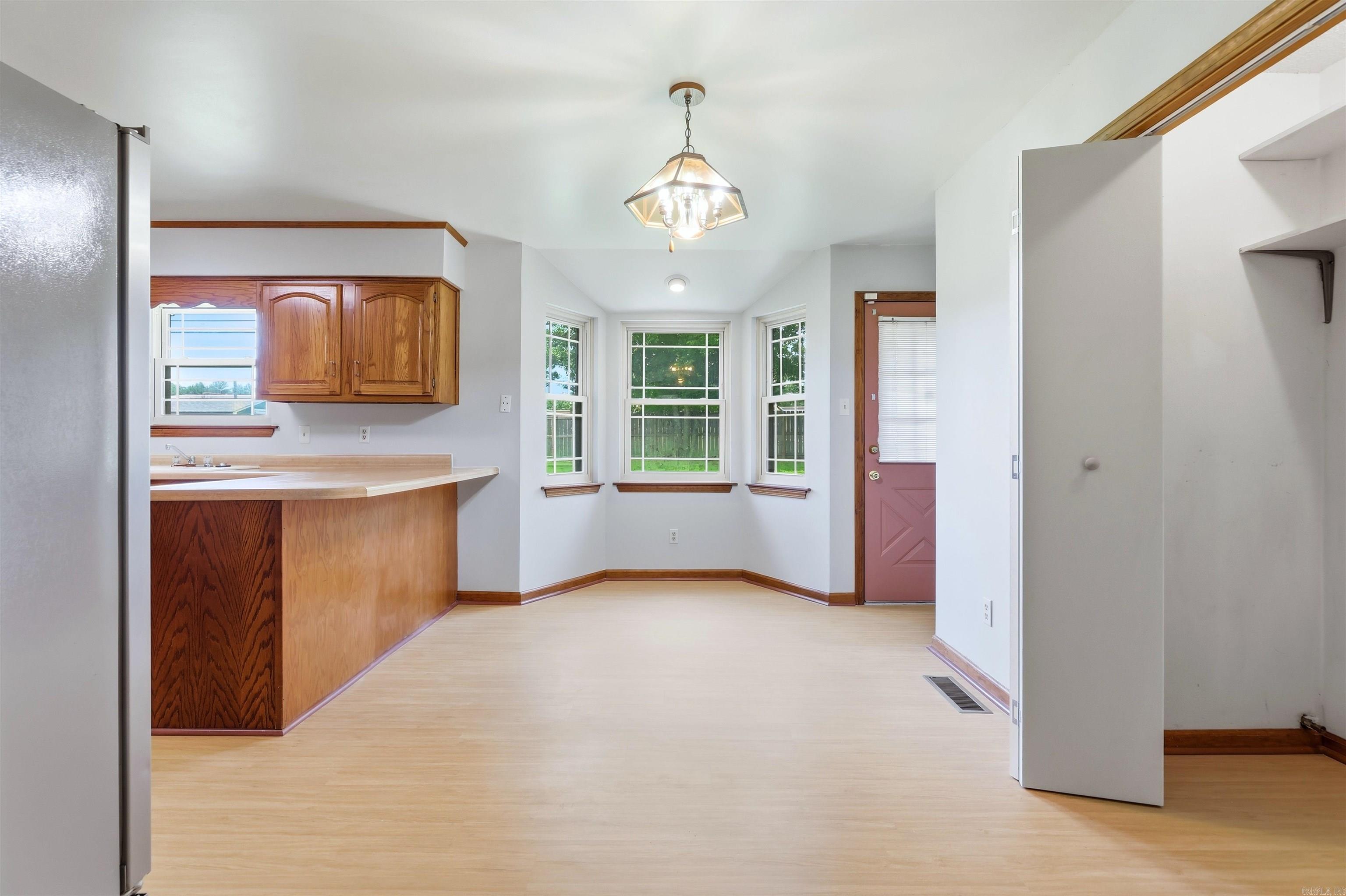 5115 N Locust Street Property Photo 8