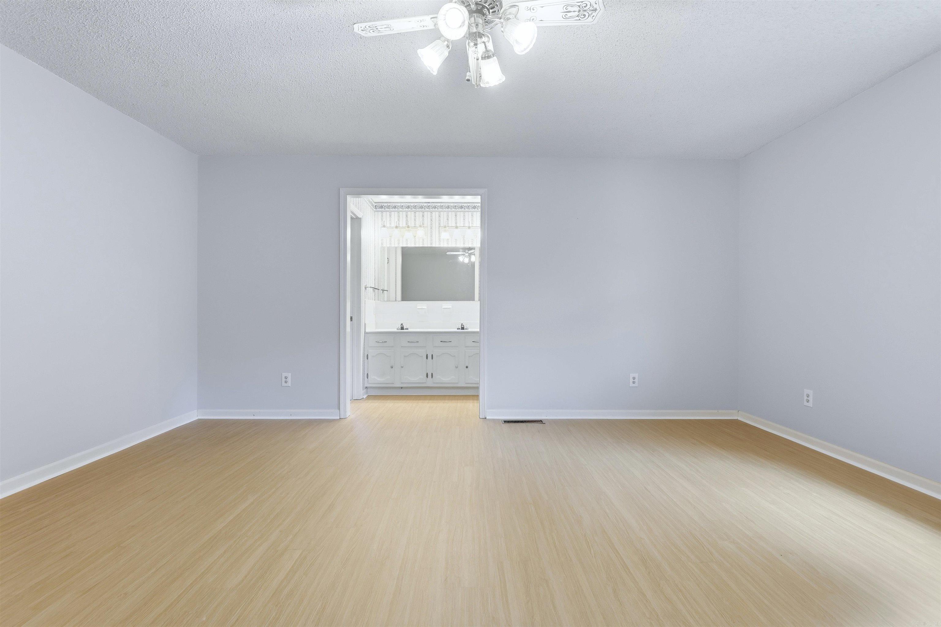 5115 N Locust Street Property Photo 17