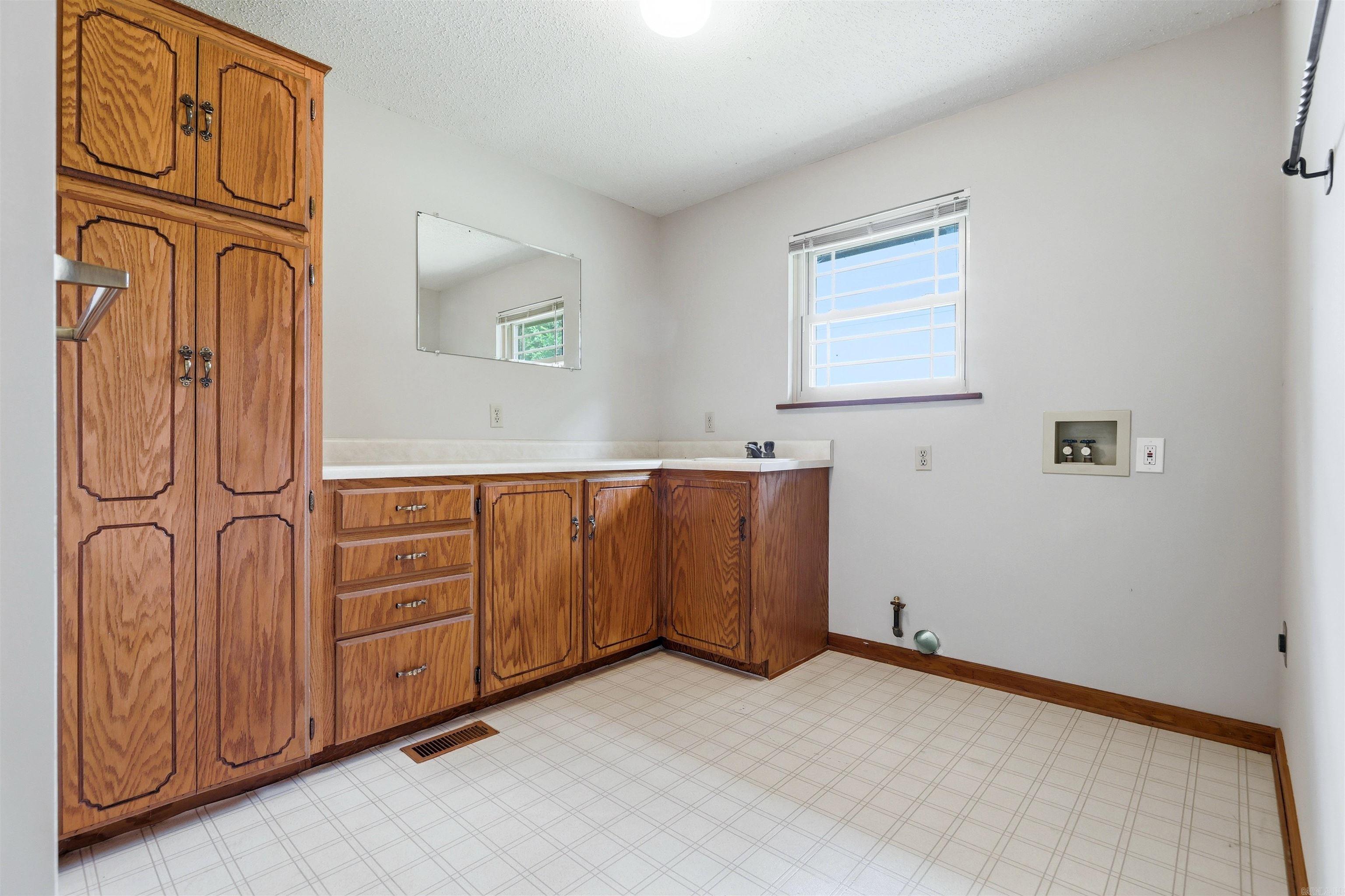 5115 N Locust Street Property Photo 27