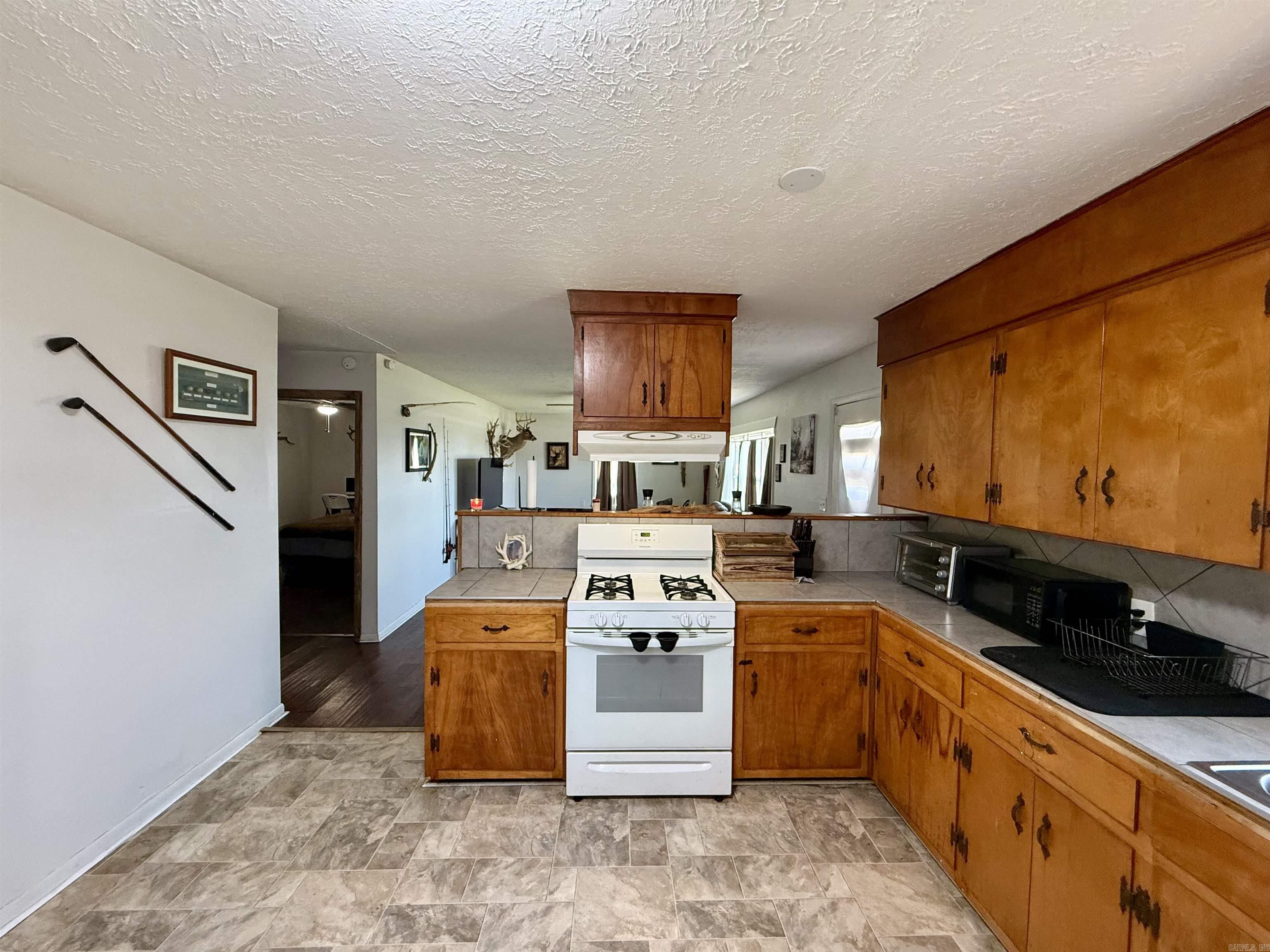 1295 W Main Street Property Photo 5