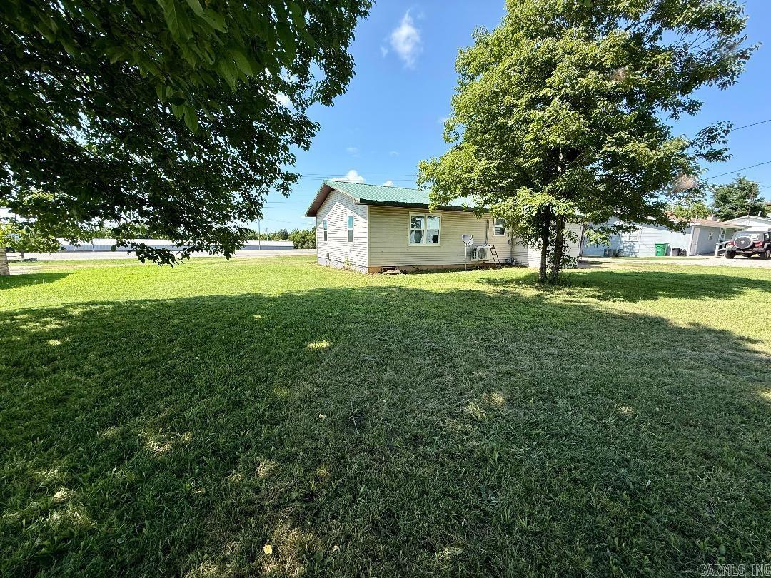 1295 W Main Street Property Photo 14