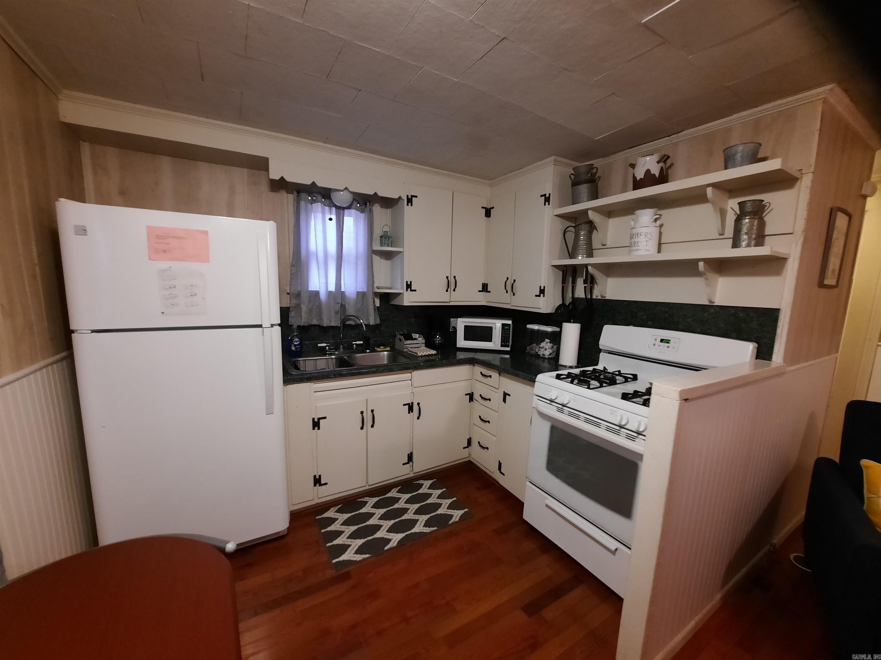 211 S Bayou Drive Property Photo 7