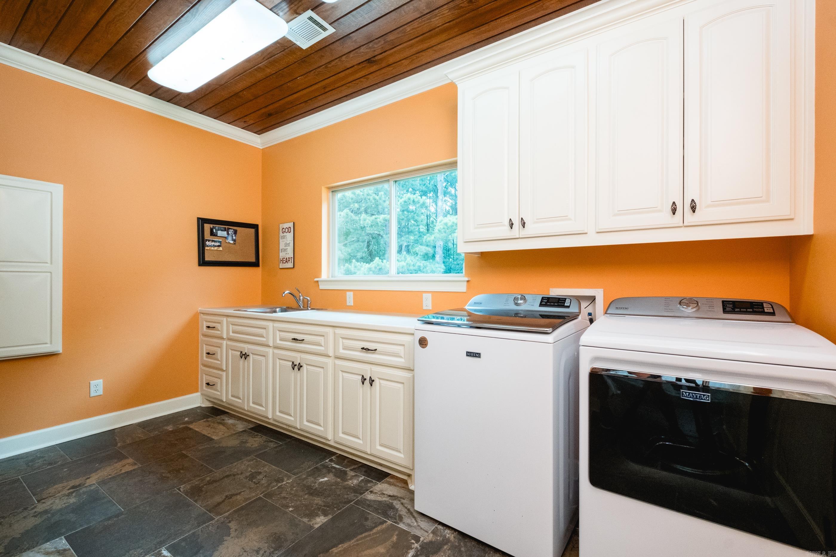 10225 Barrett Road Property Photo 20