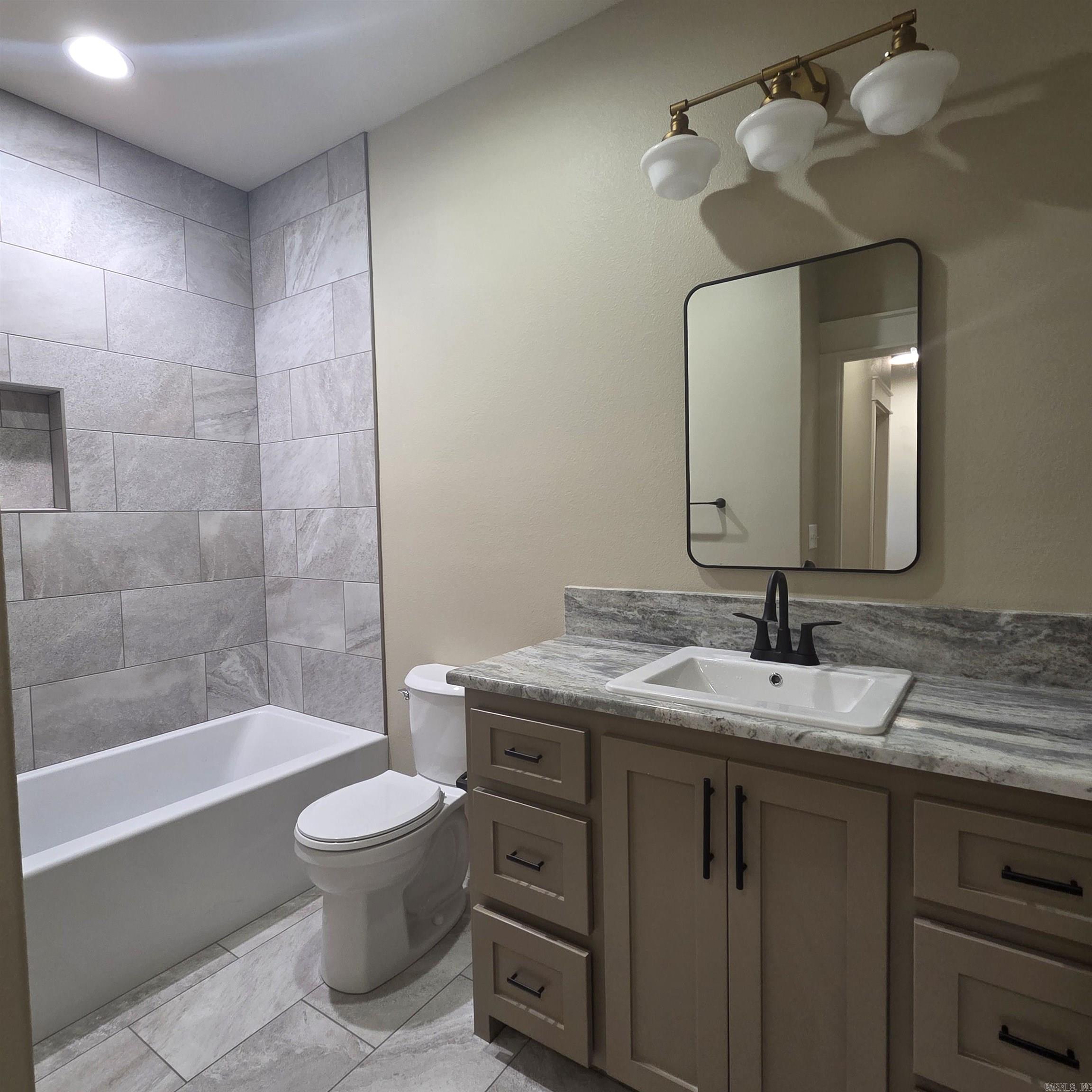 131 Legacy Property Photo 5