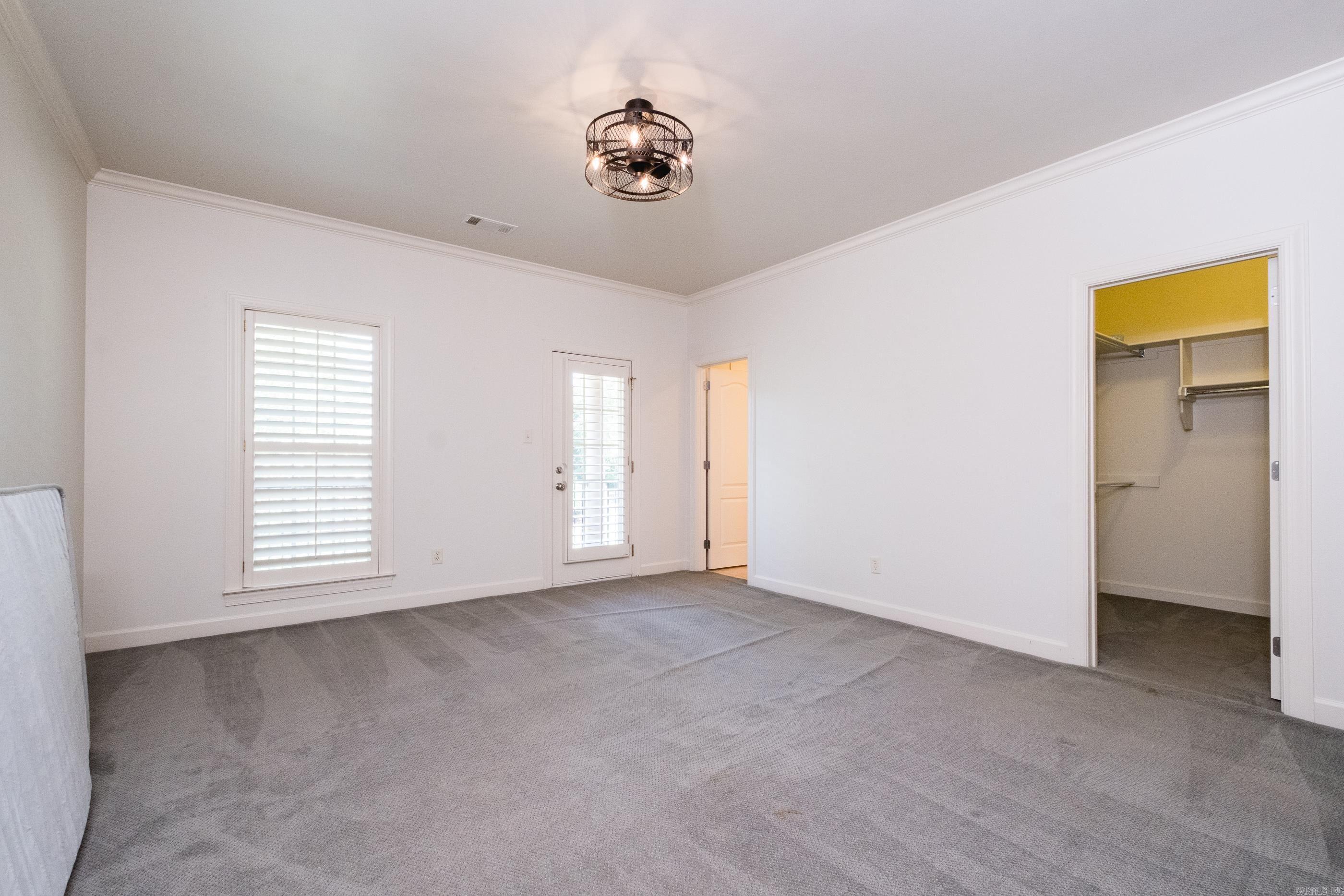 6 Laval Court Property Photo 32