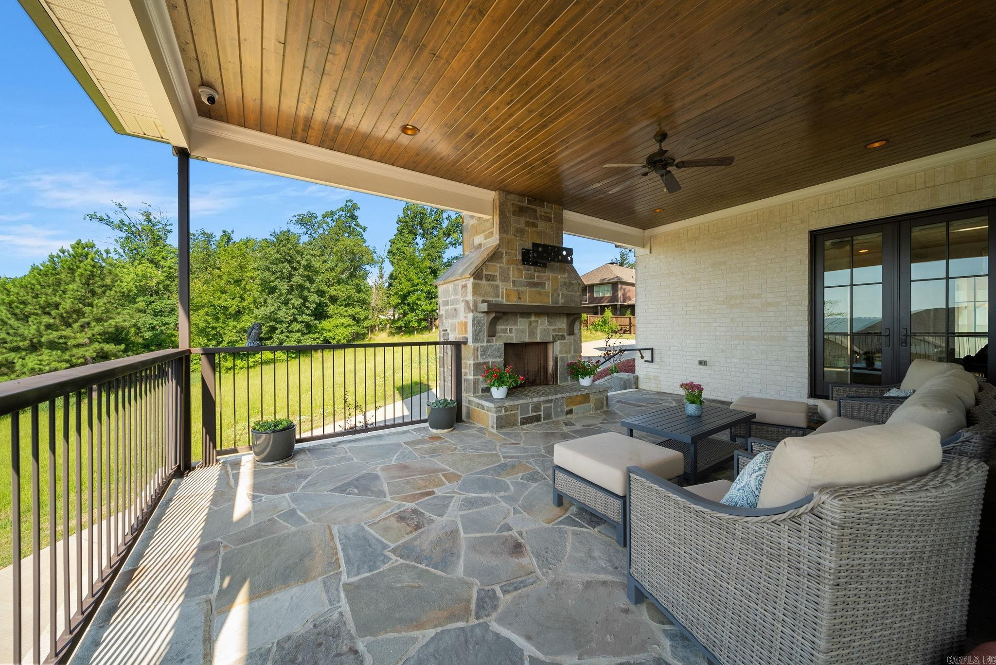 160 Manitou Drive Property Photo 4