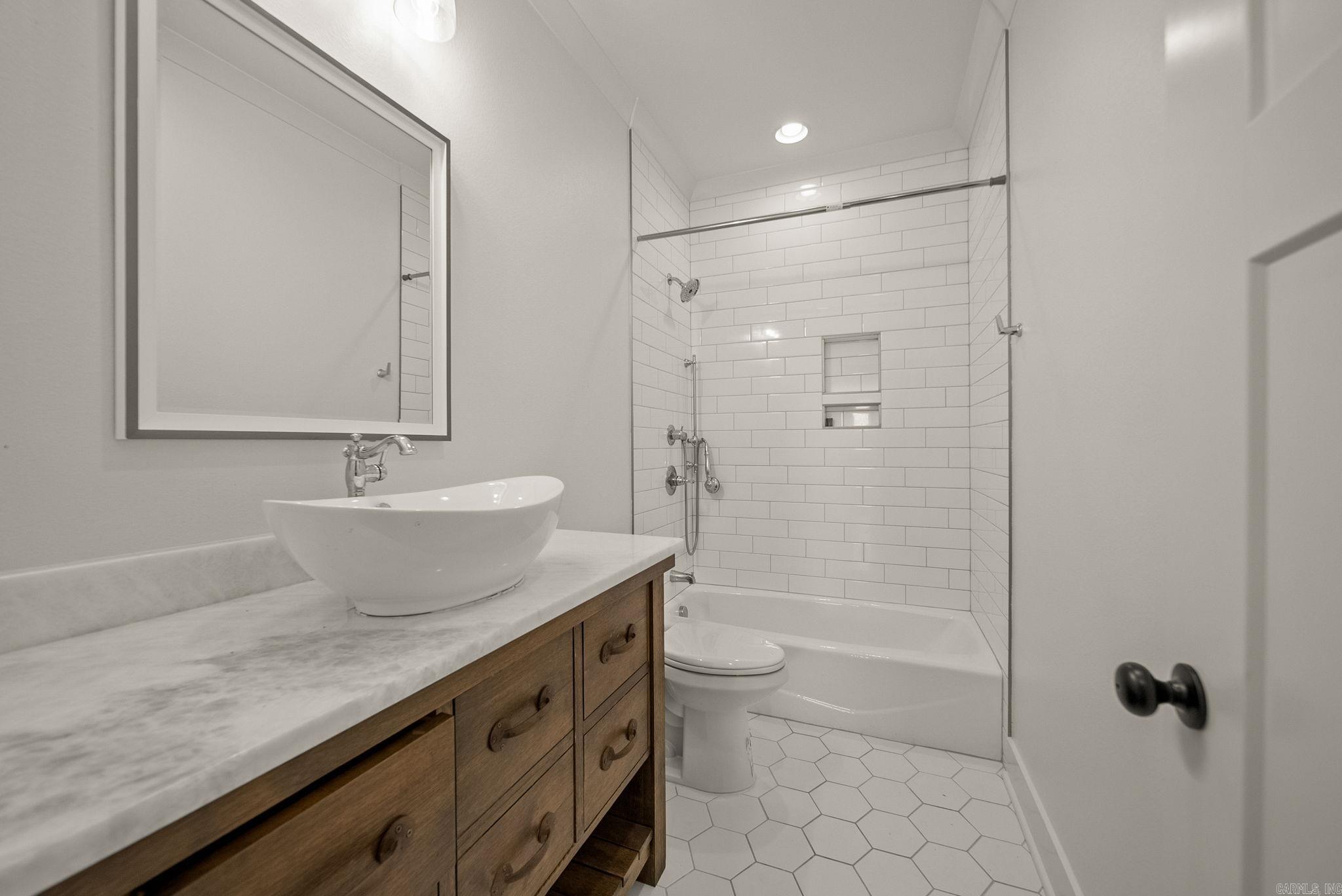 160 Manitou Drive Property Photo 37