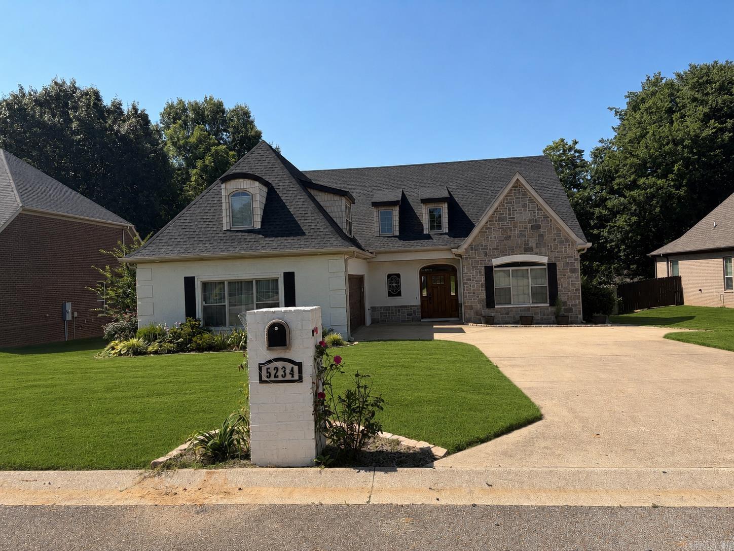 5234 Providence Circle Property Photo 1
