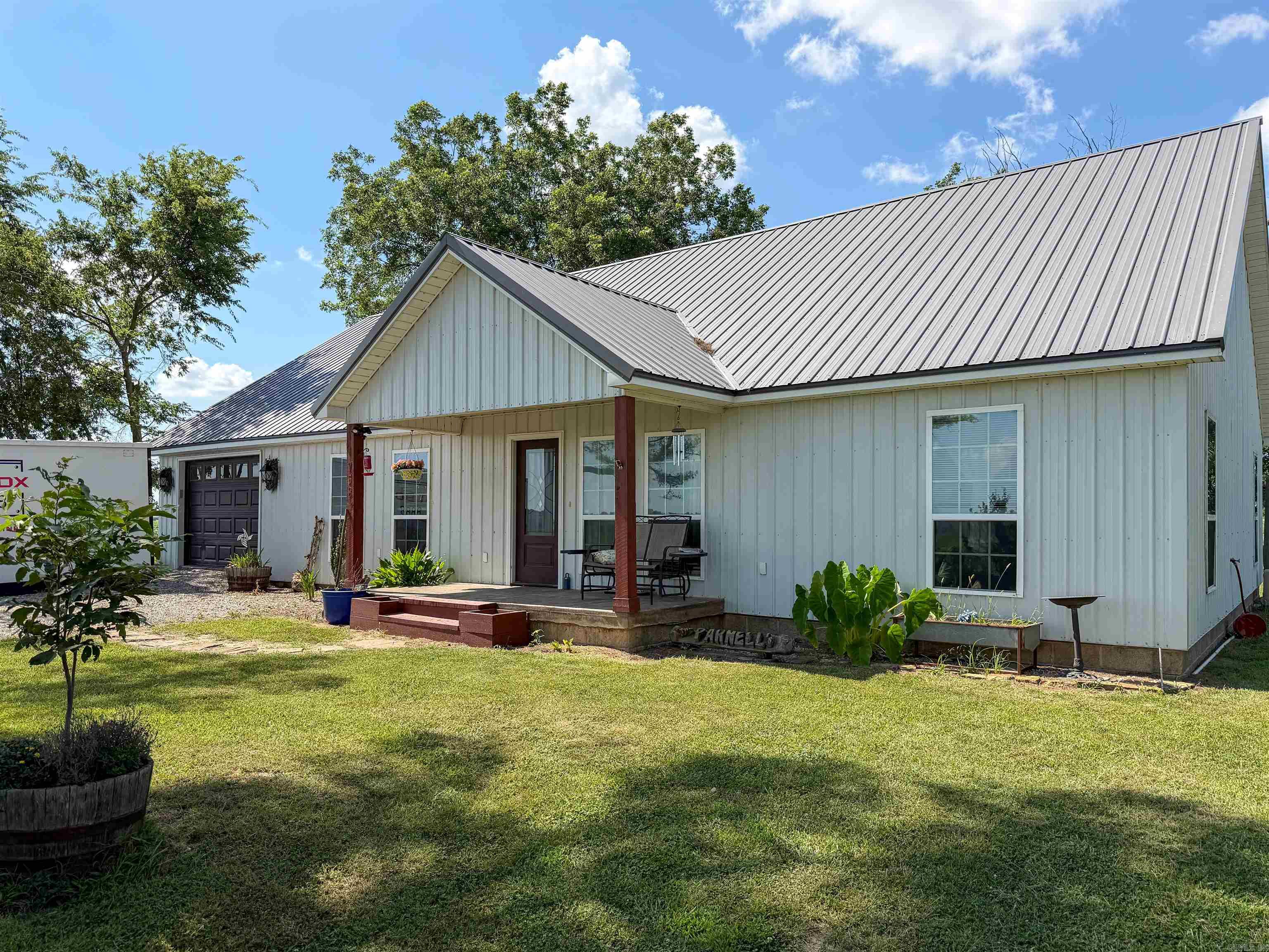 758 County Road 648 Property Photo 1