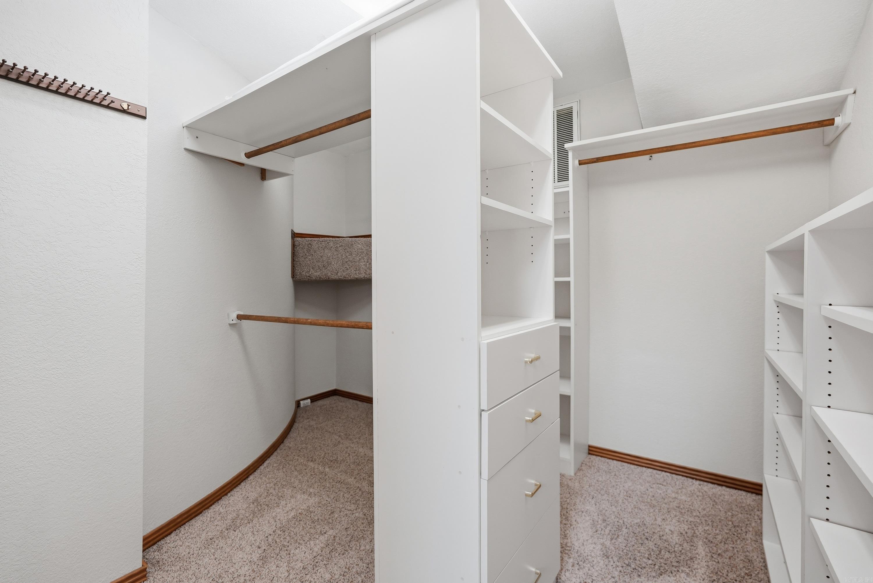 940 Huntington Circle Property Photo 32