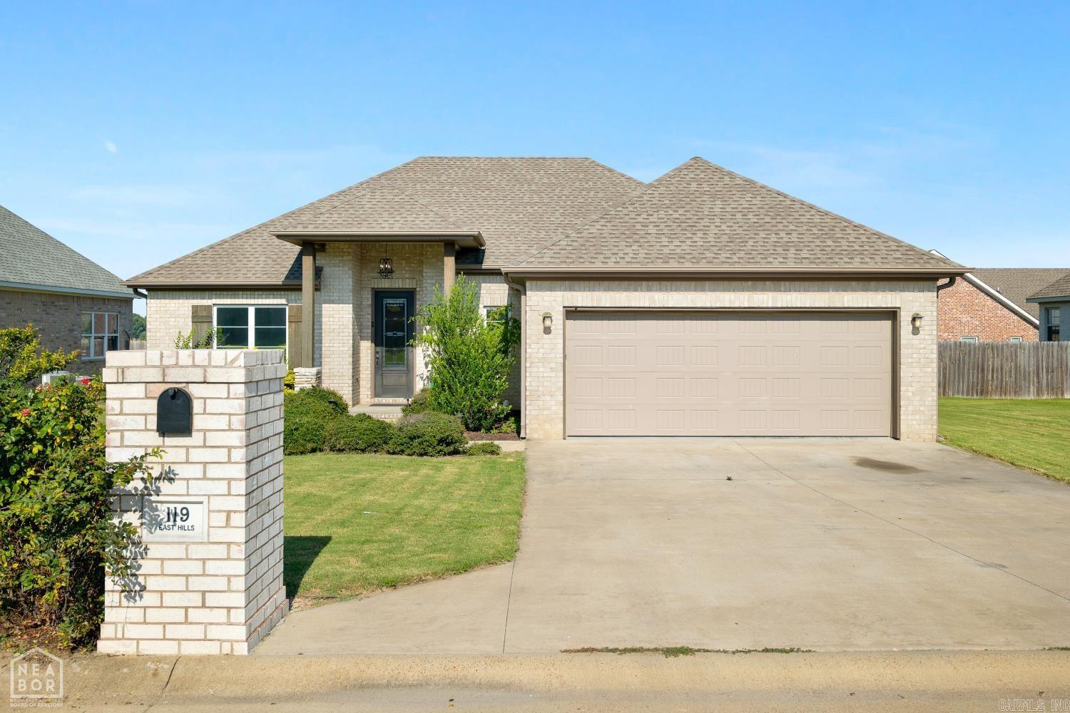 119 East Hills Property Photo 1