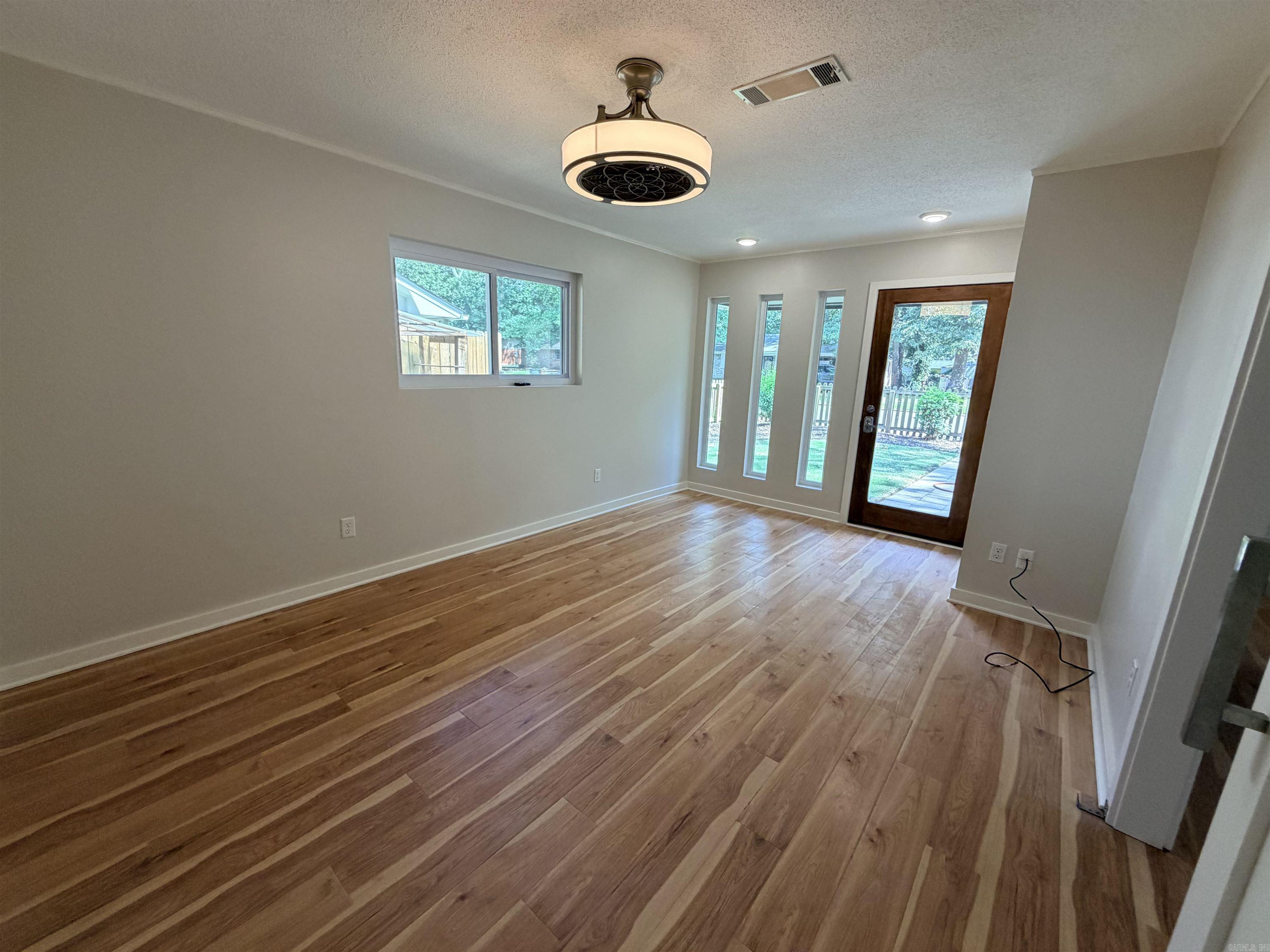 6909 Brierwood Dr Property Photo 4
