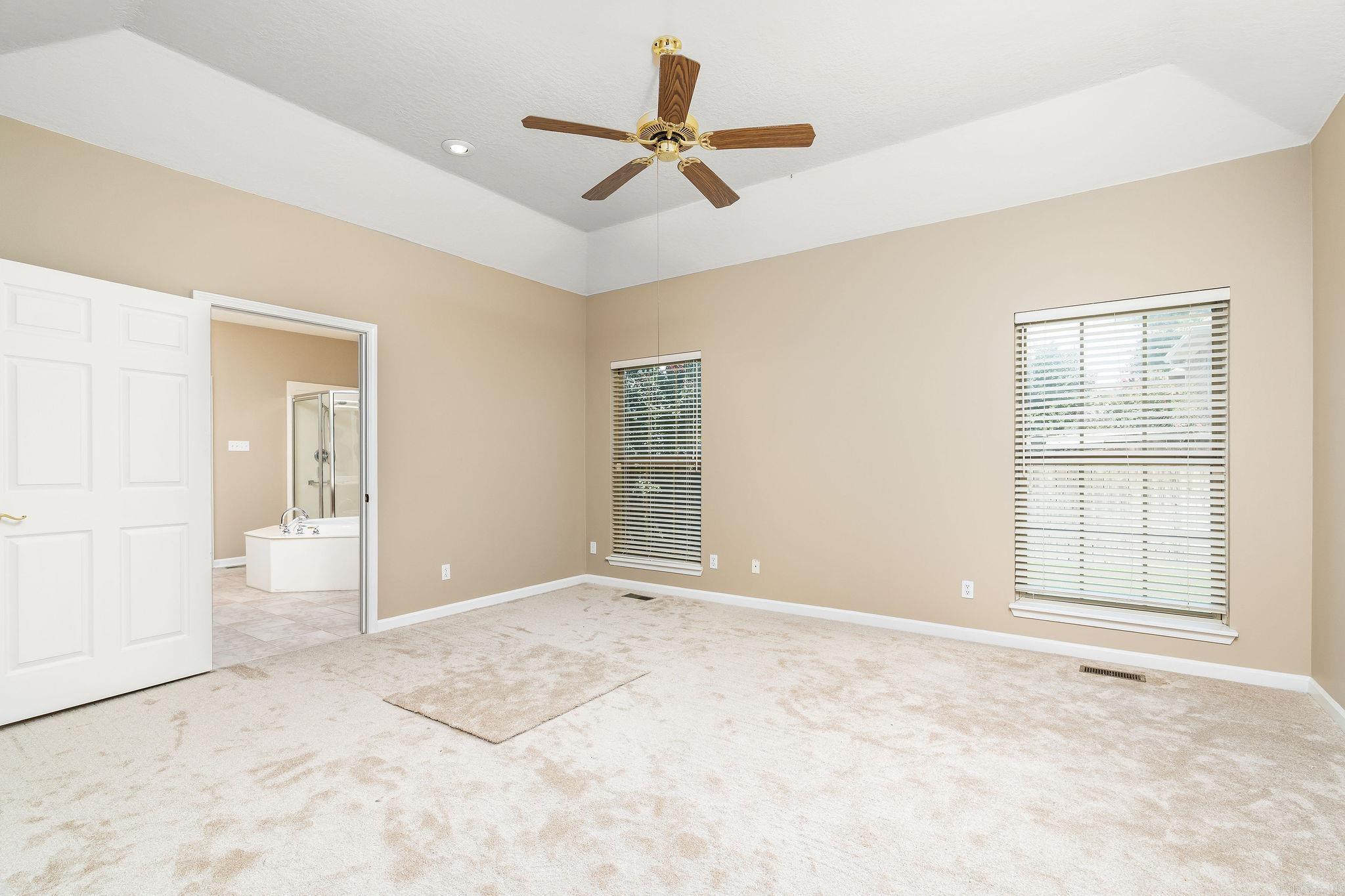 300 Tanglewood Road Property Photo 18