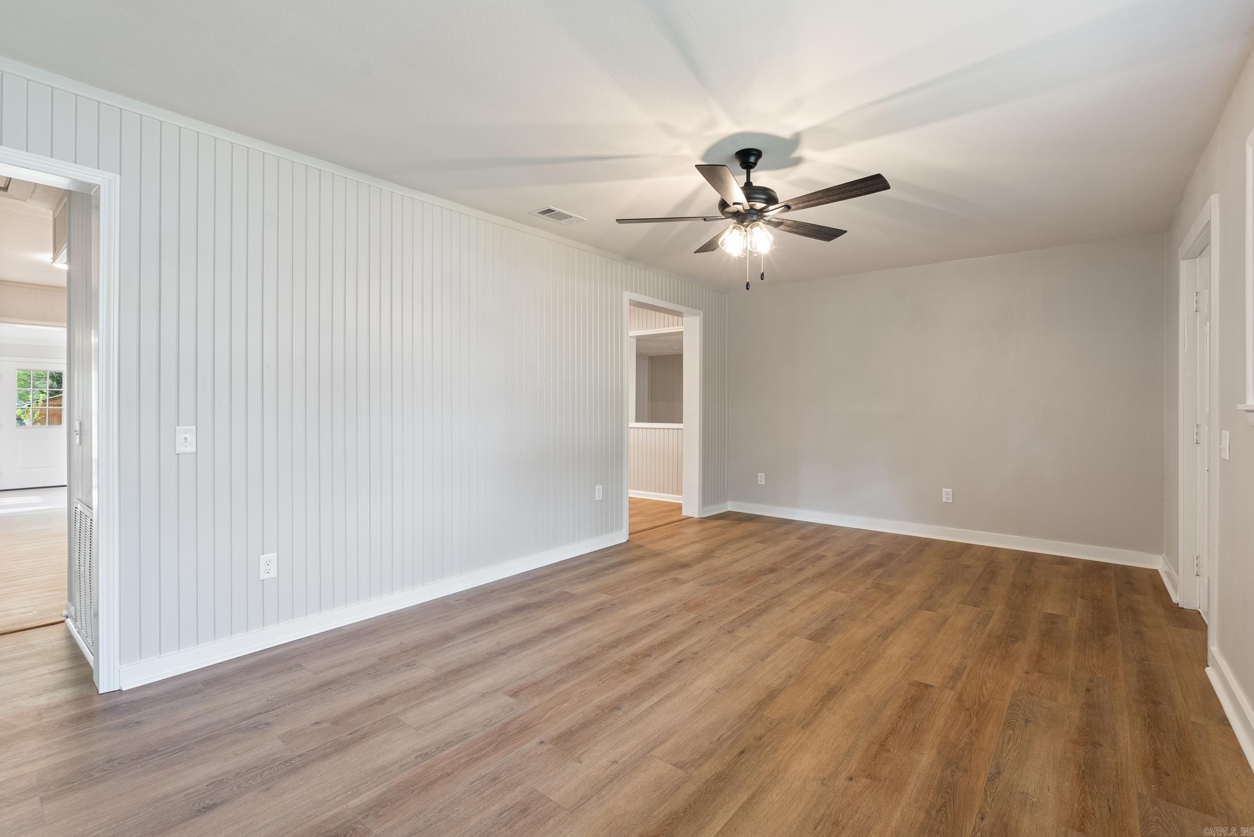 407 E. Holly Street Property Photo 6