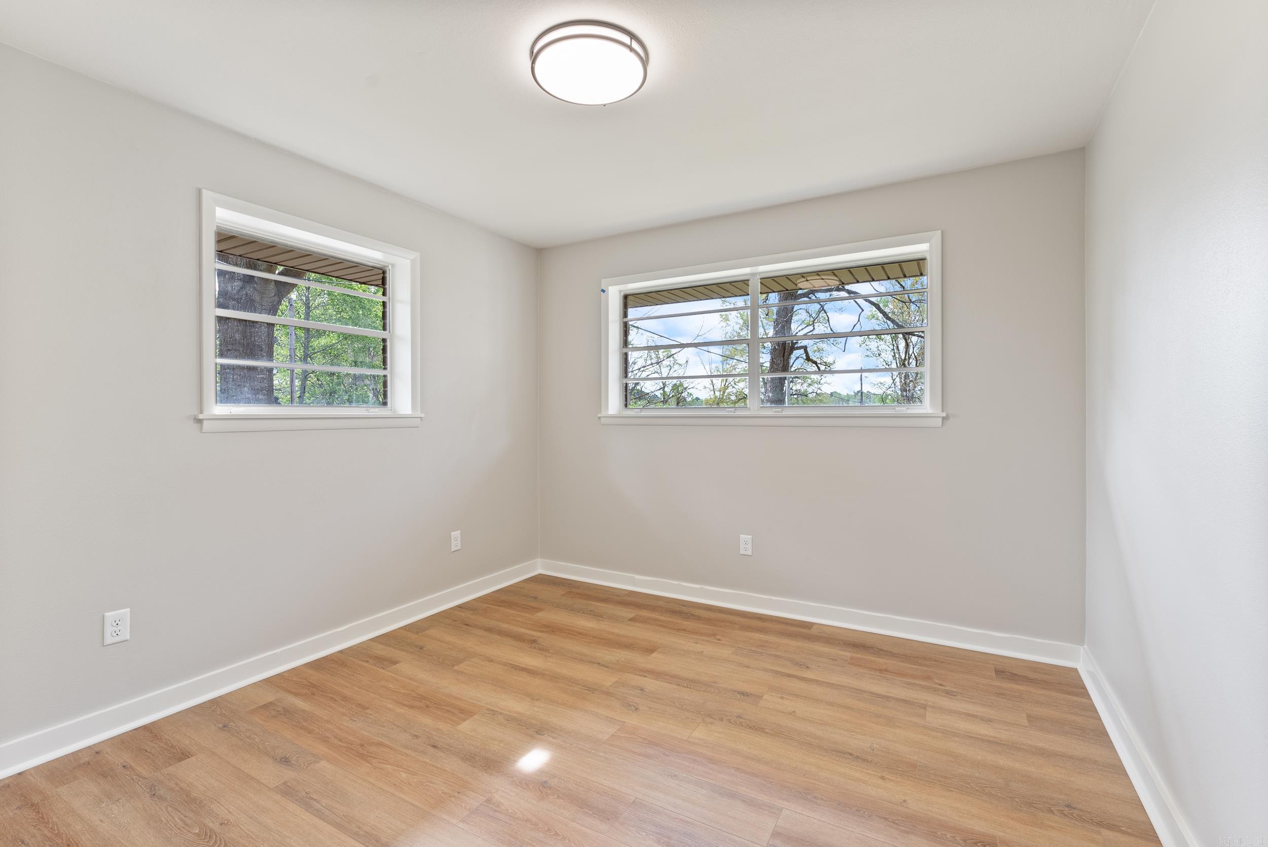 407 E. Holly Street Property Photo 11