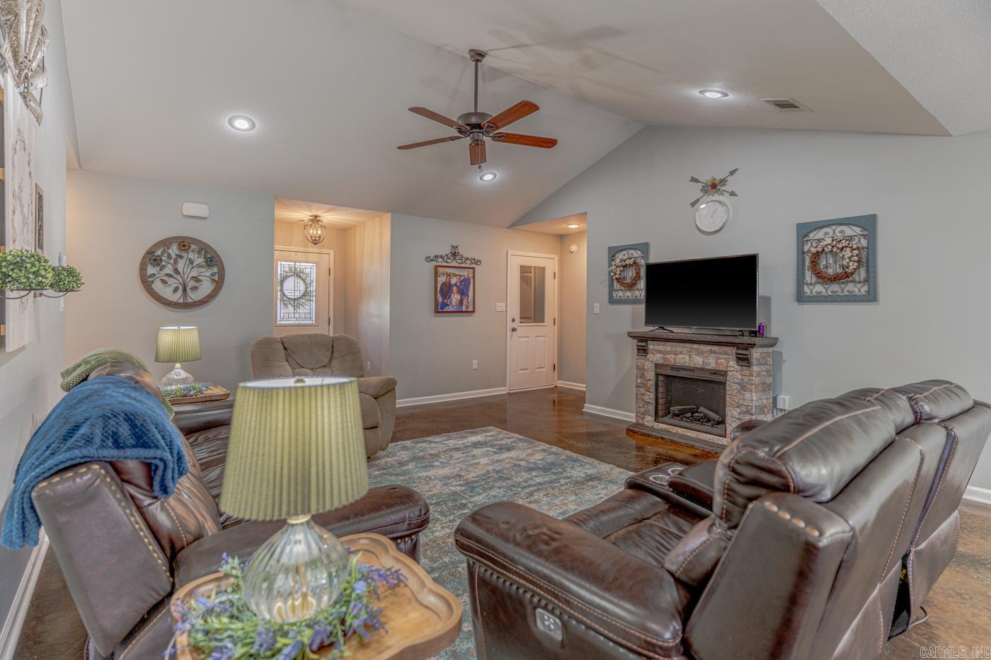 453 Wildwood Pt Property Photo 8