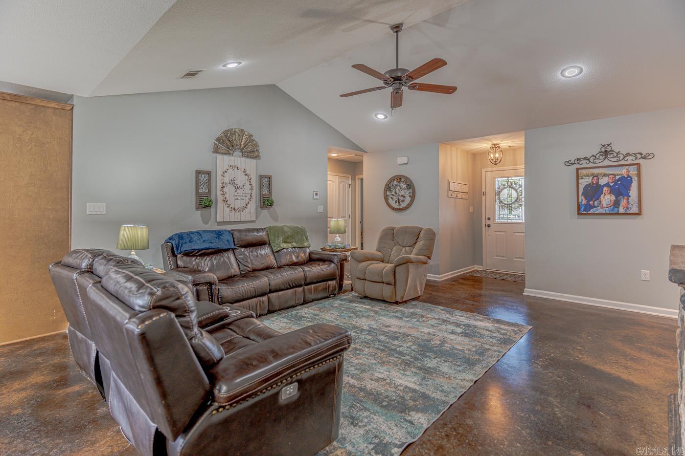 453 Wildwood Pt Property Photo 9