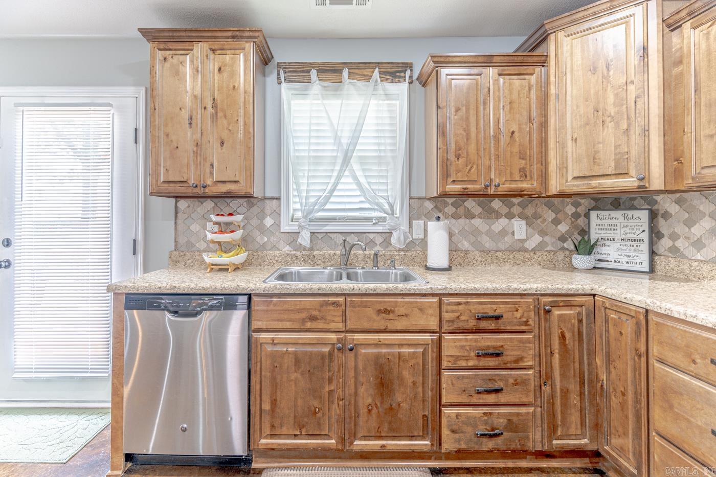 453 Wildwood Pt Property Photo 14