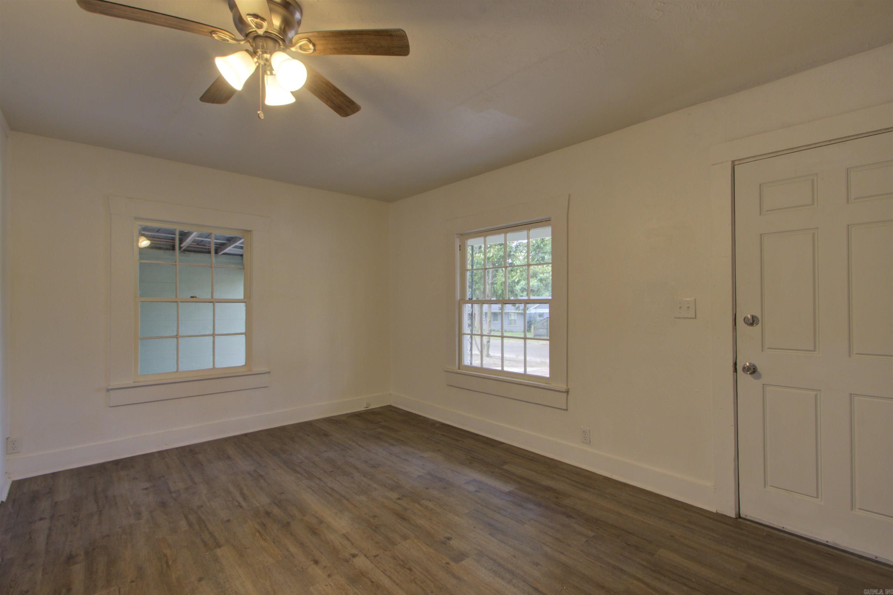 4101 Elizabeth Property Photo 6
