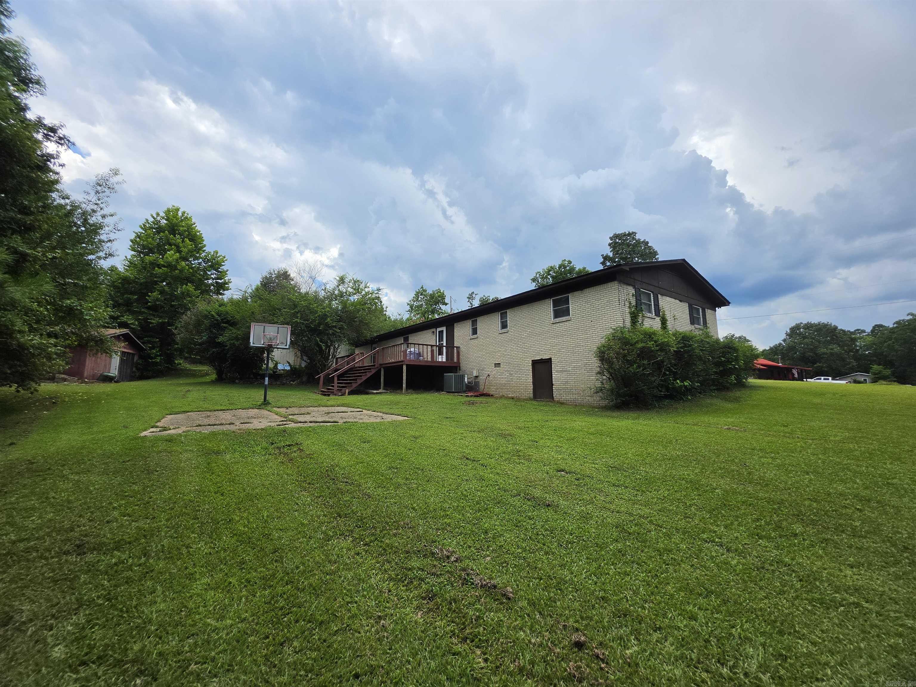 906 Surrey Road Property Photo 7