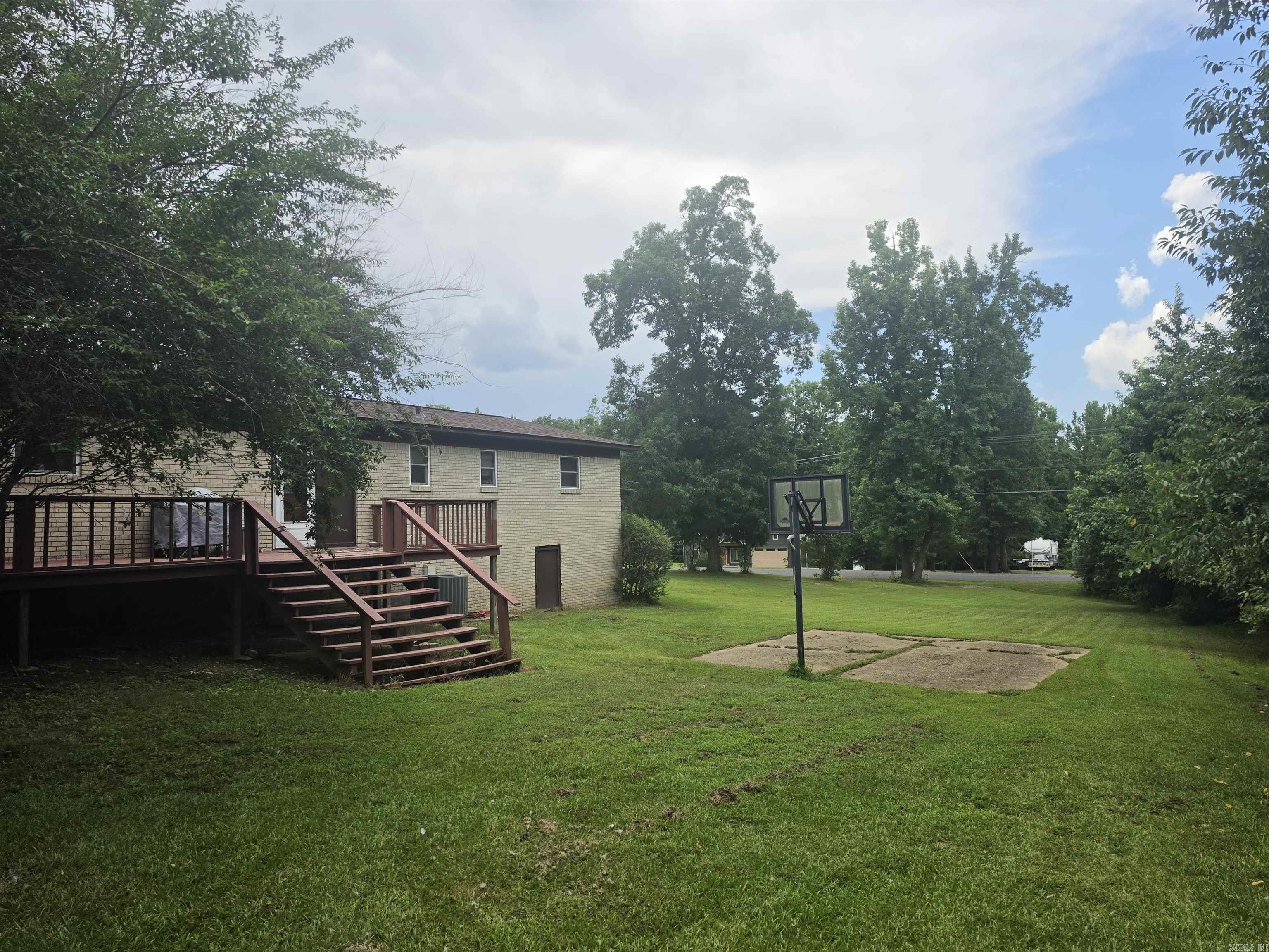 906 Surrey Road Property Photo 10