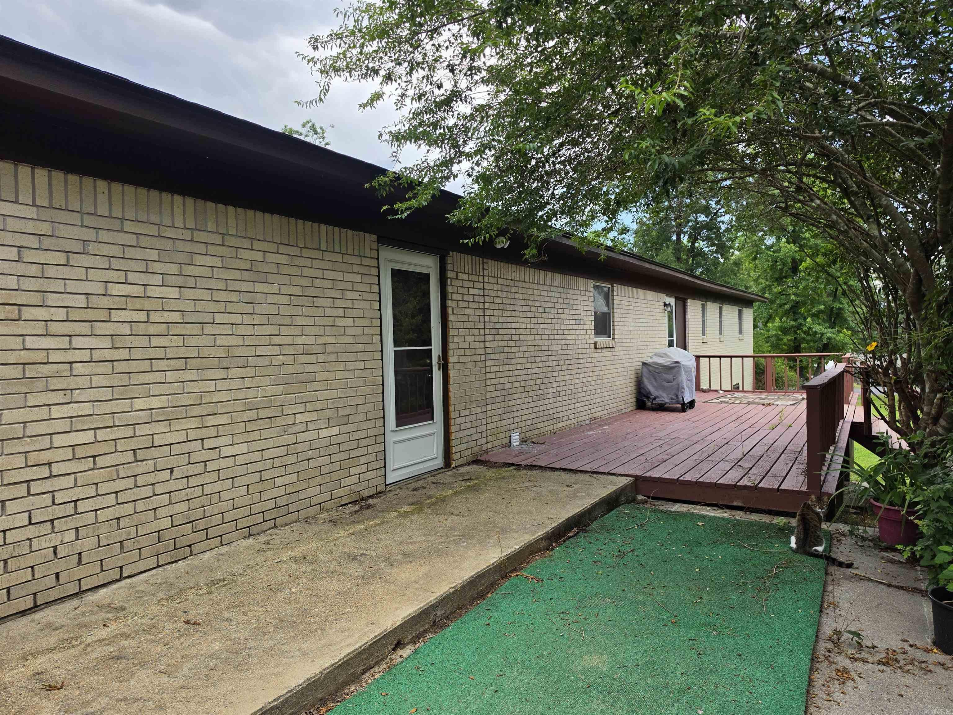 906 Surrey Road Property Photo 13