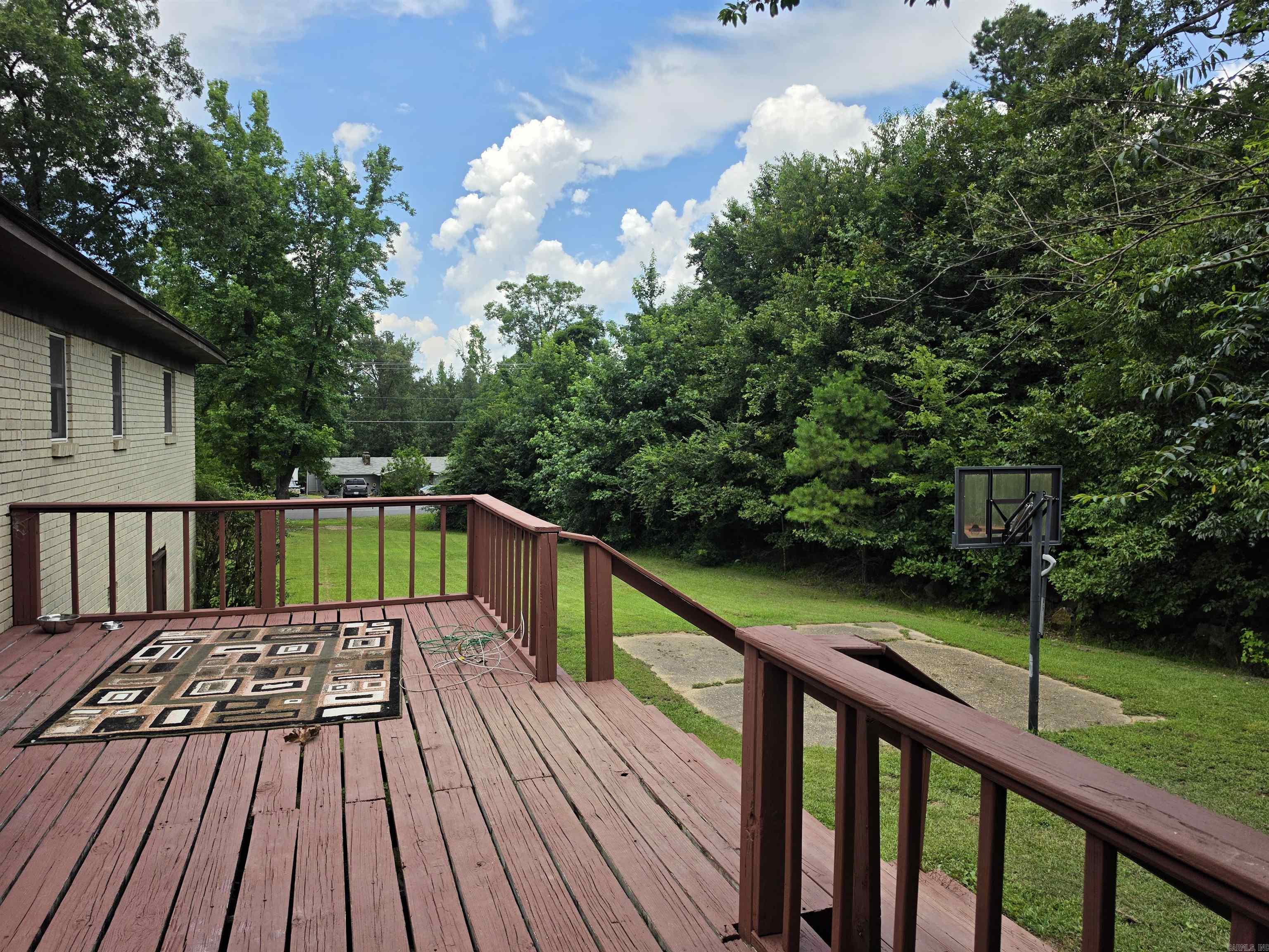 906 Surrey Road Property Photo 16