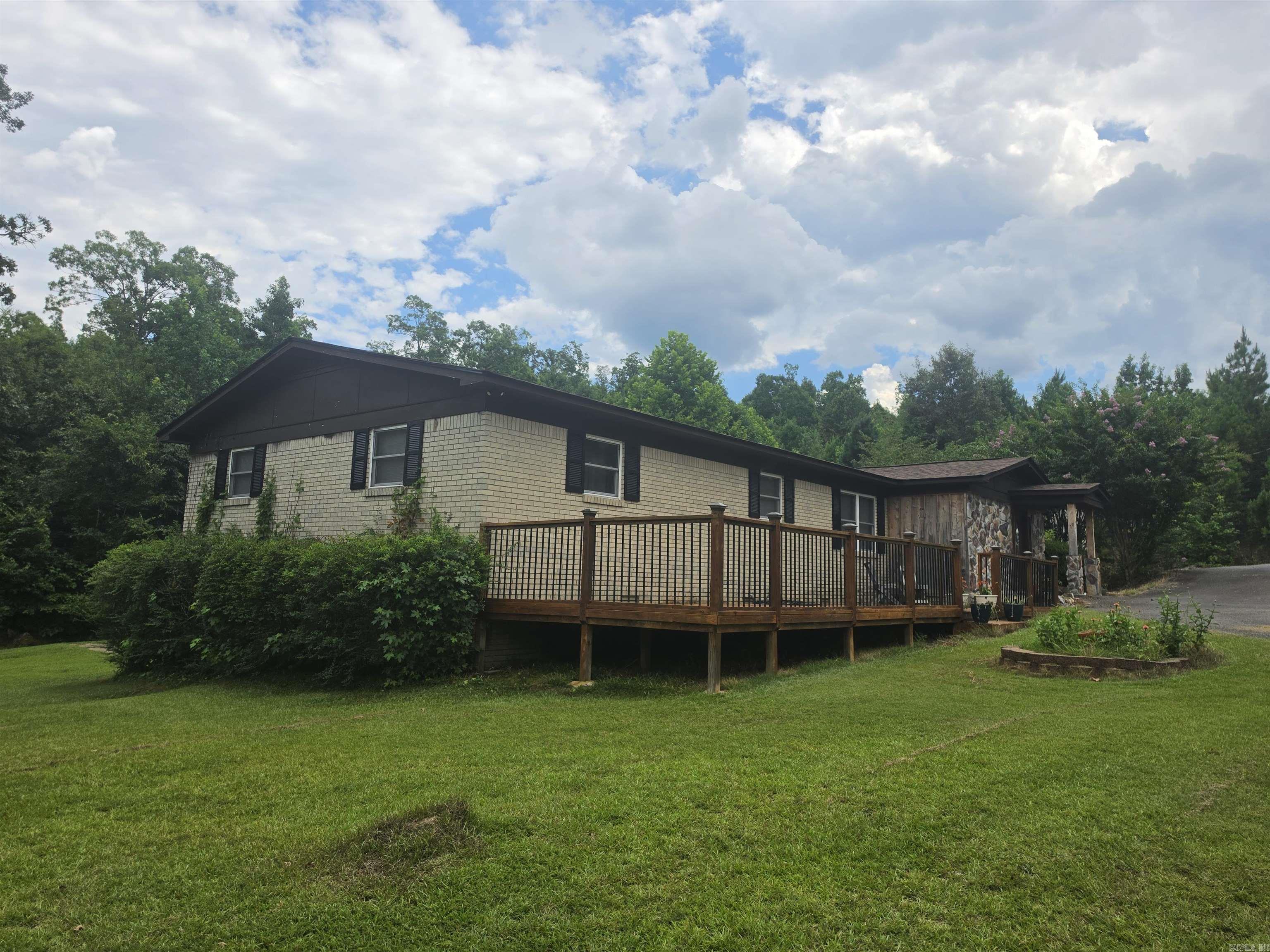 906 Surrey Road Property Photo 48