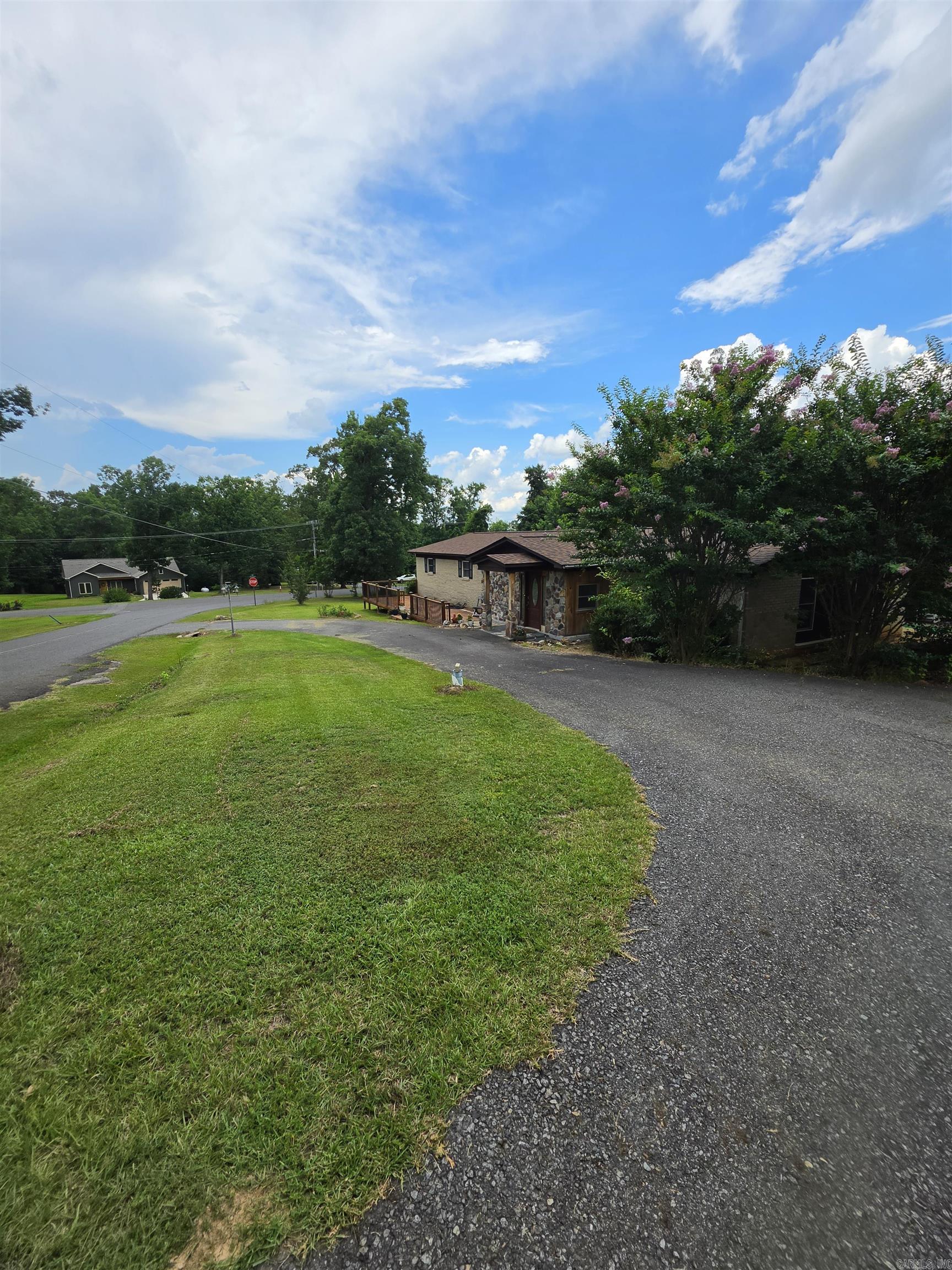 906 Surrey Road Property Photo 49