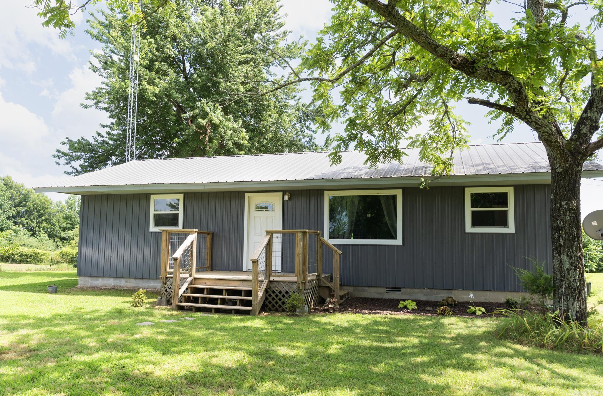 1075 Firehouse Rd Property Photo 1
