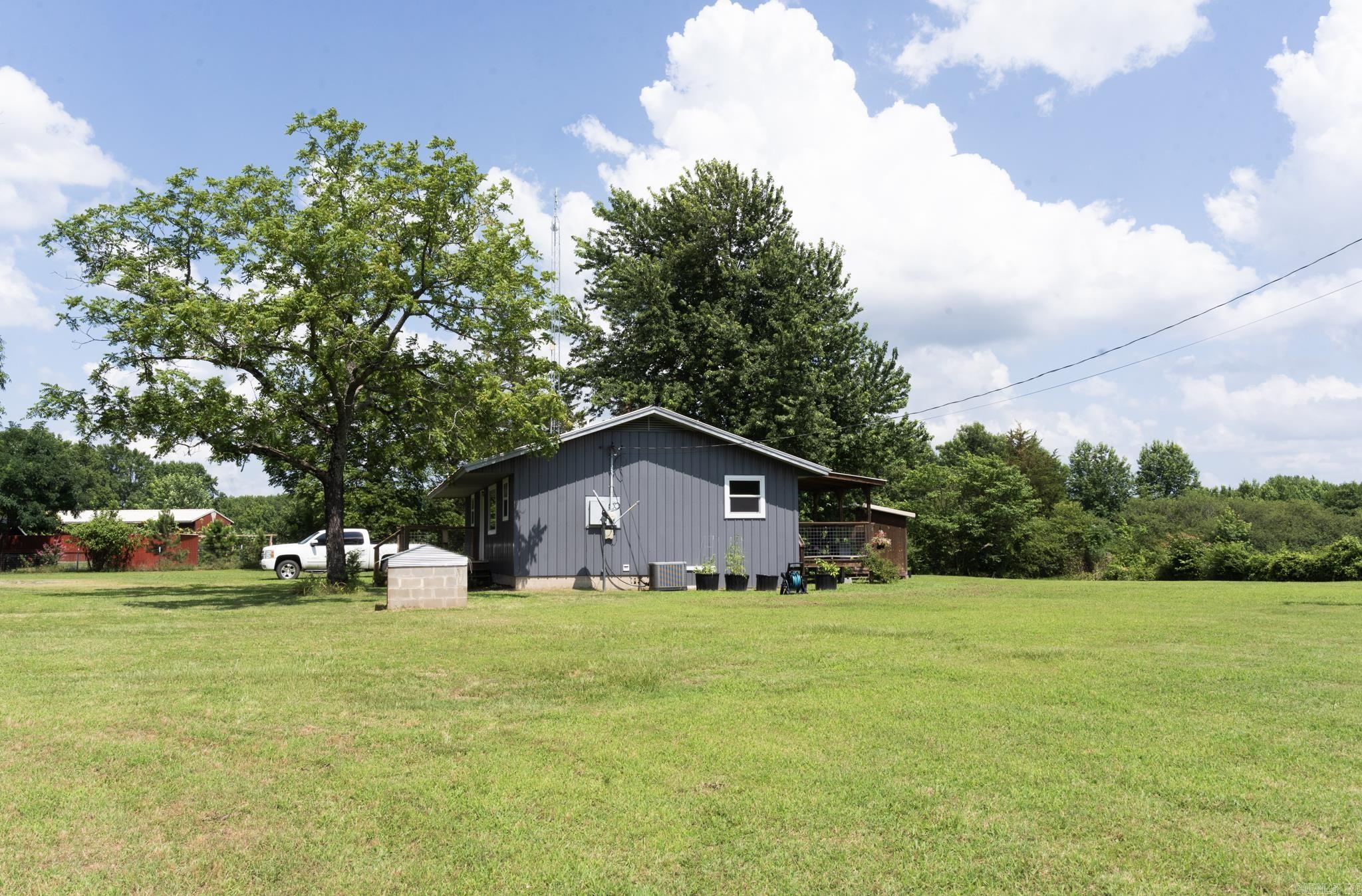 1075 Firehouse Rd Property Photo 2
