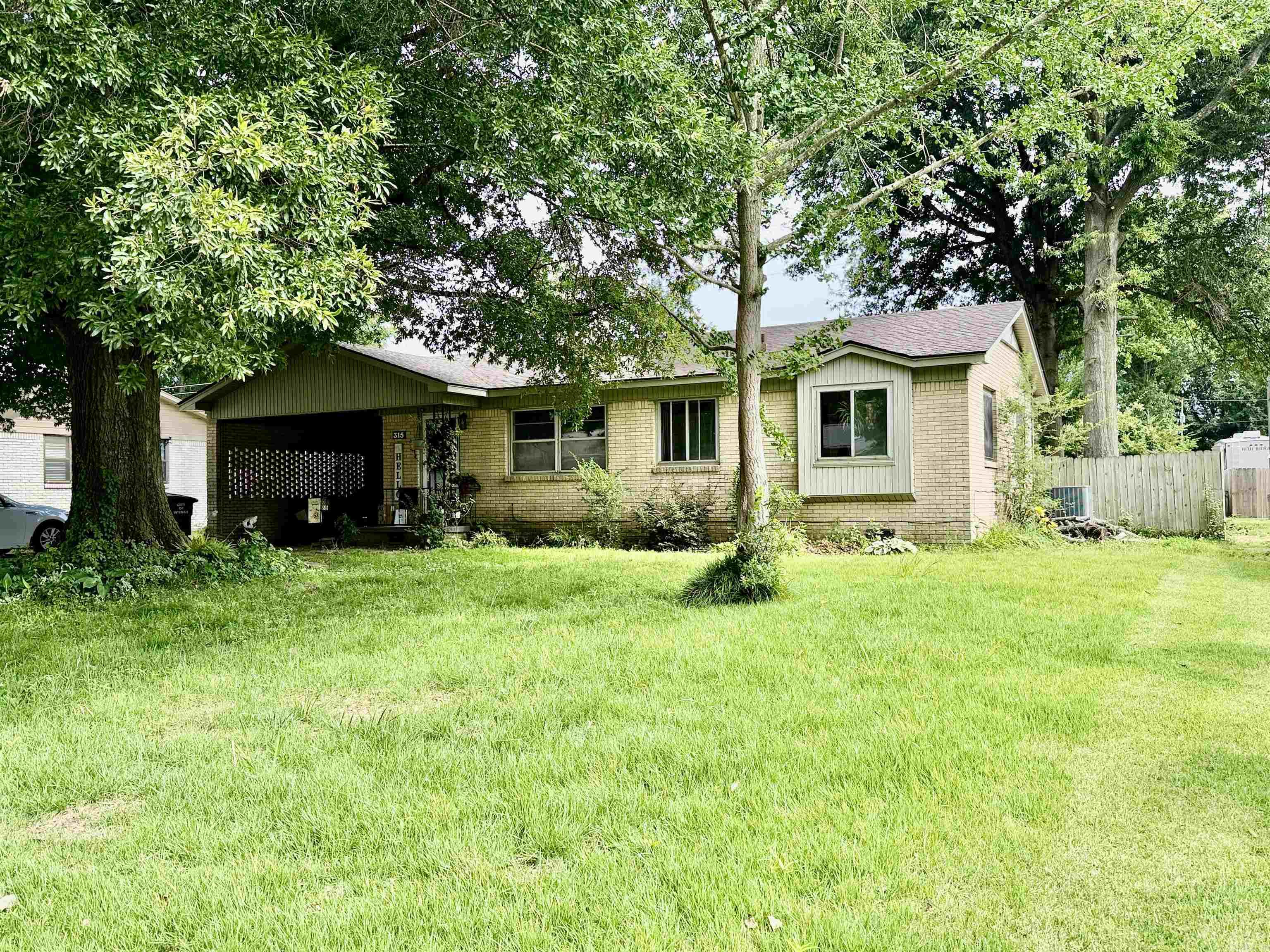 315 Clifton Dr Property Photo 1