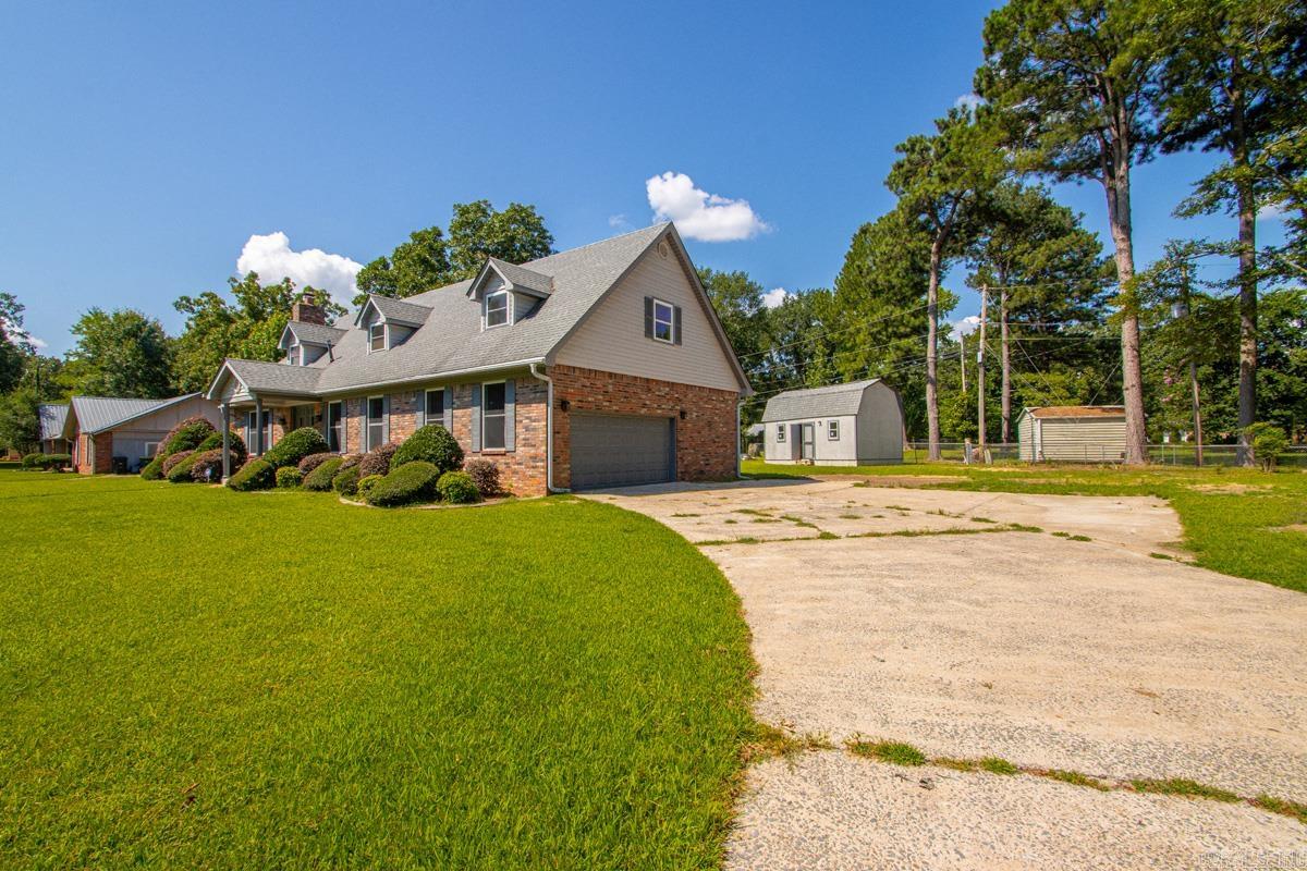 20 Houston Dr Property Photo 4