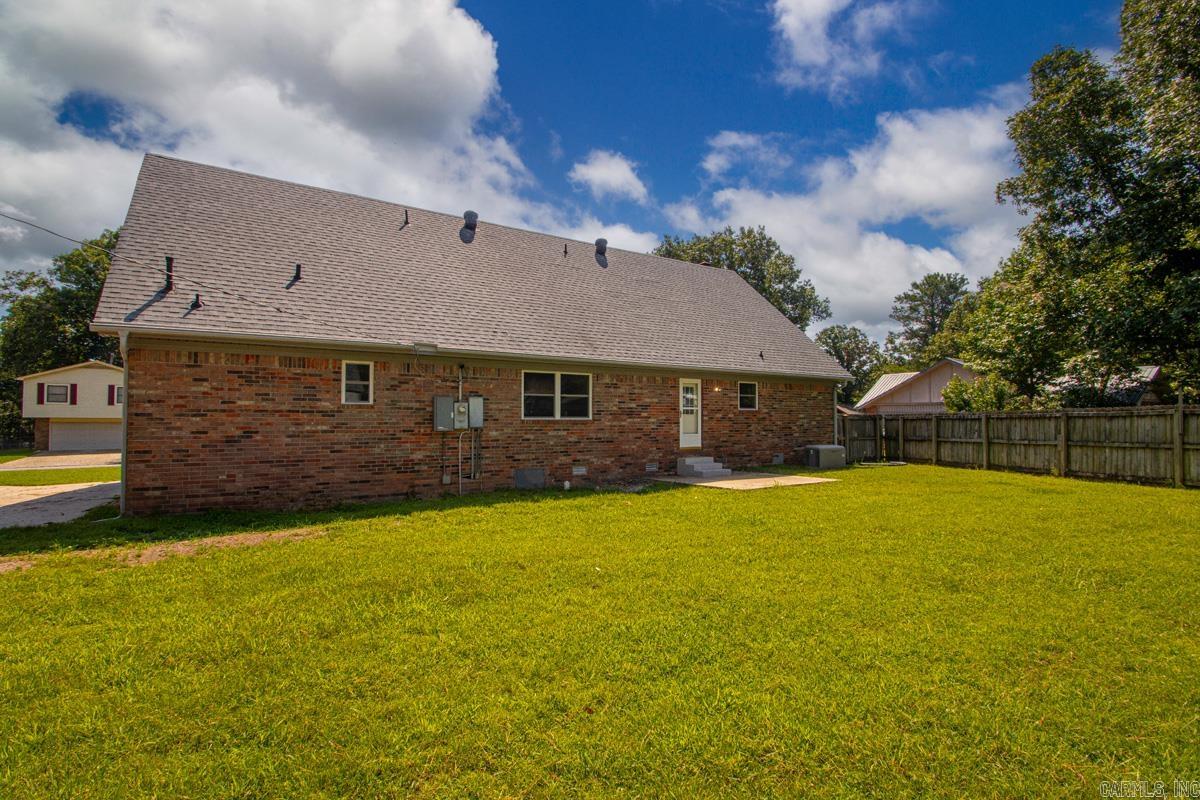20 Houston Dr Property Photo 9