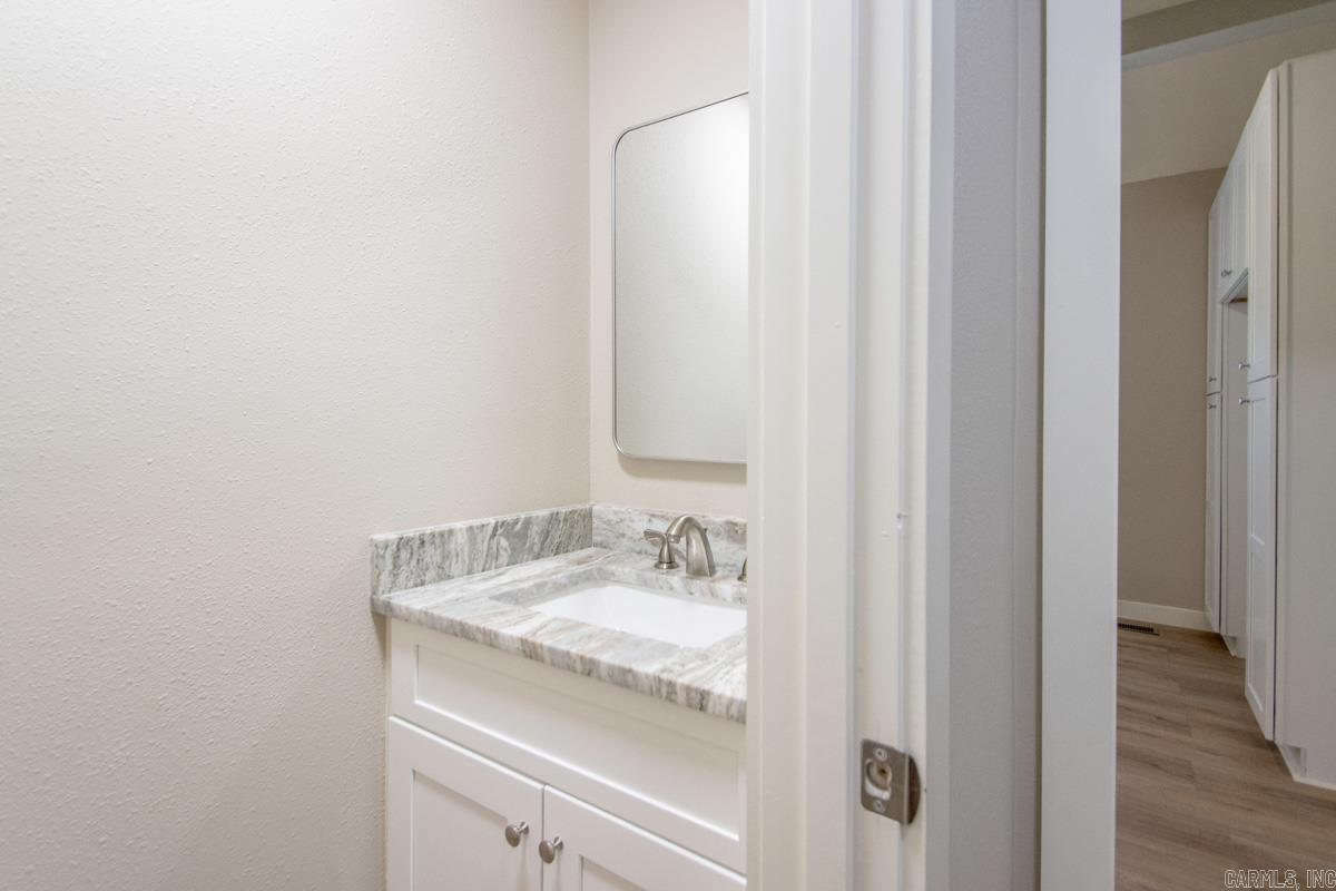 20 Houston Dr Property Photo 22