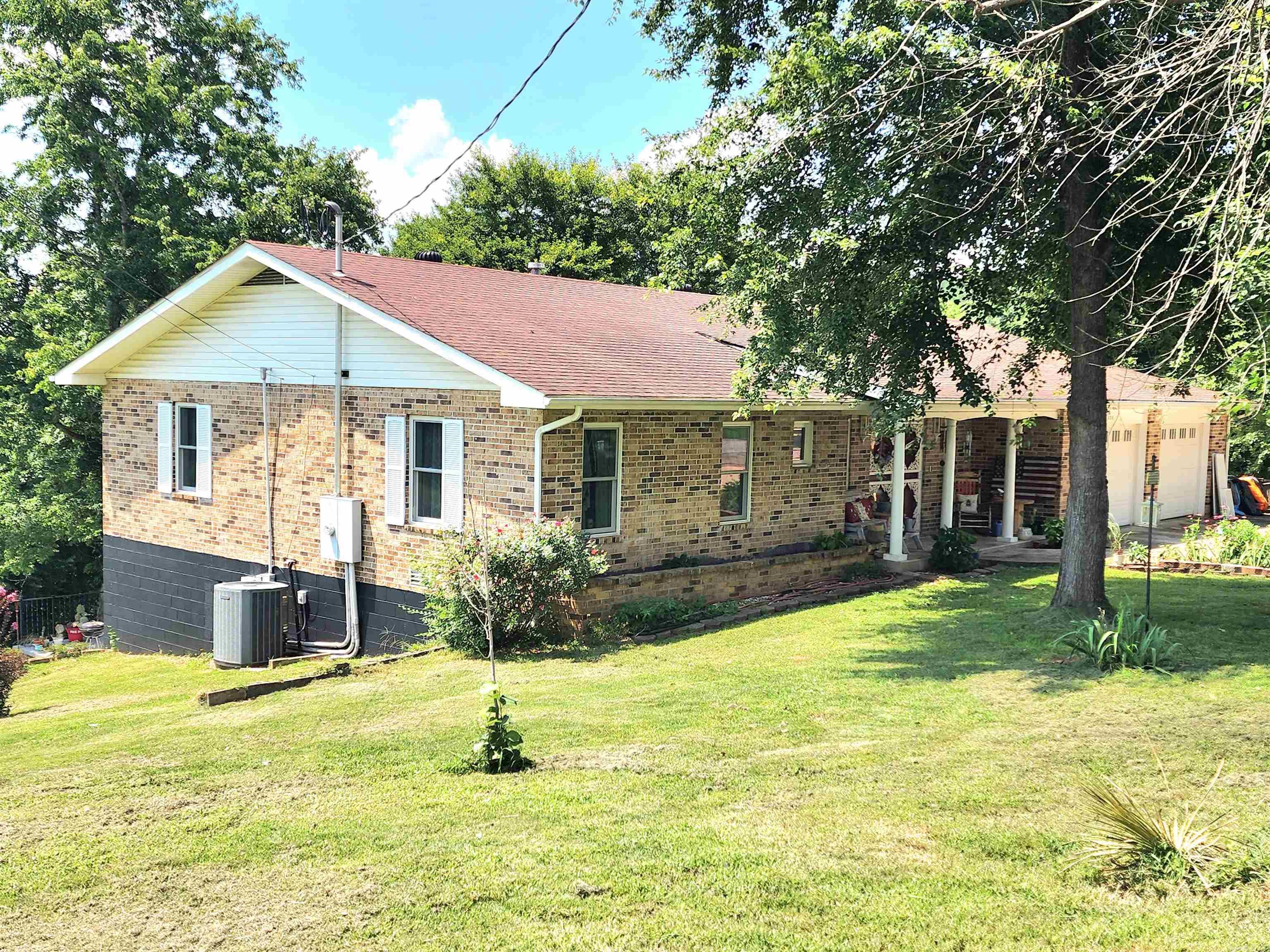 458 Tutt Place Property Photo 3