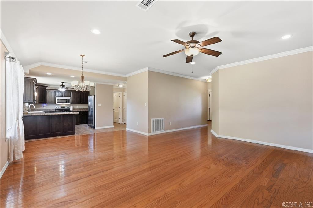 3958 Hemlock Property Photo 11