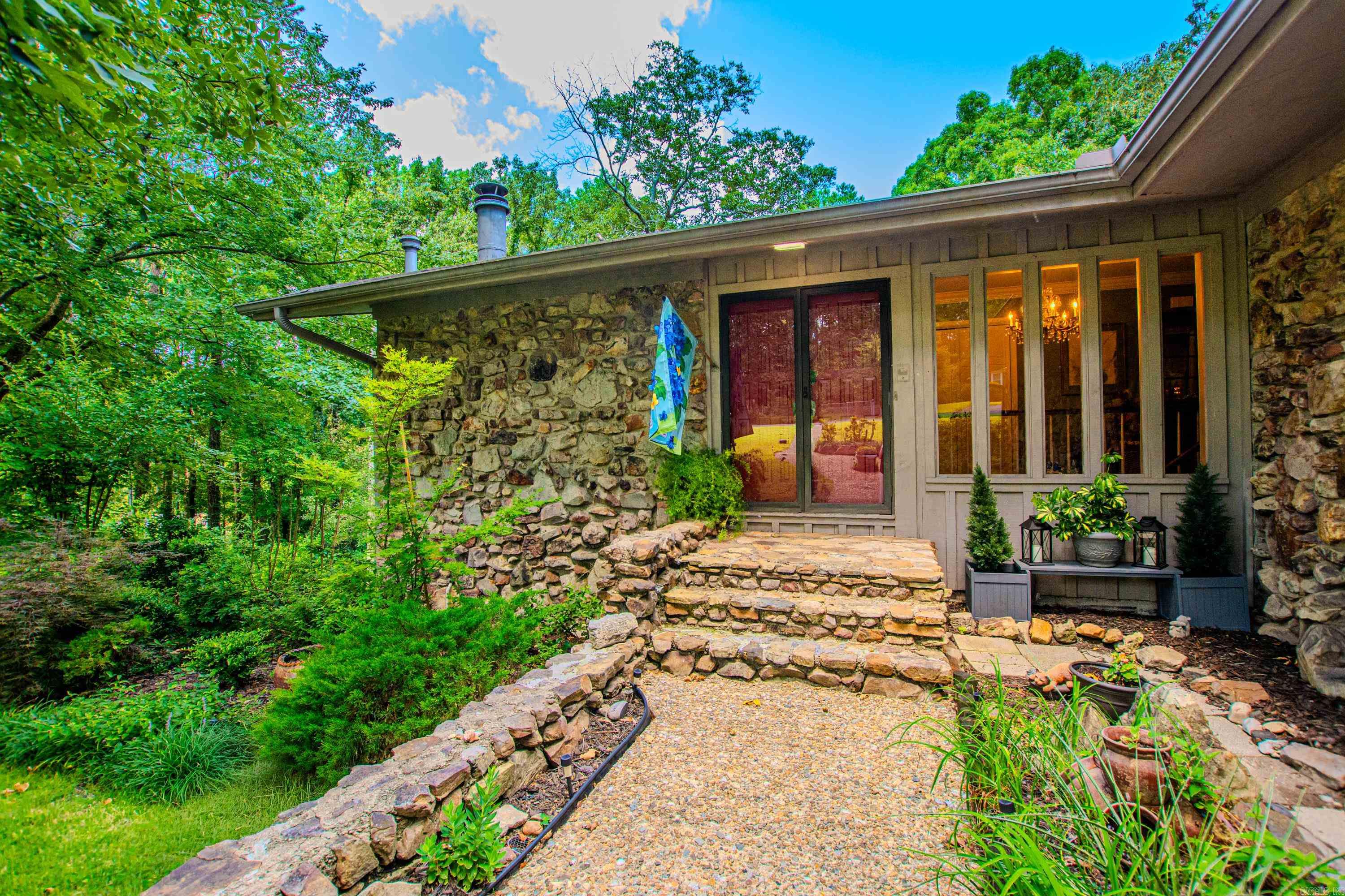 1620 Brookview Property Photo 3