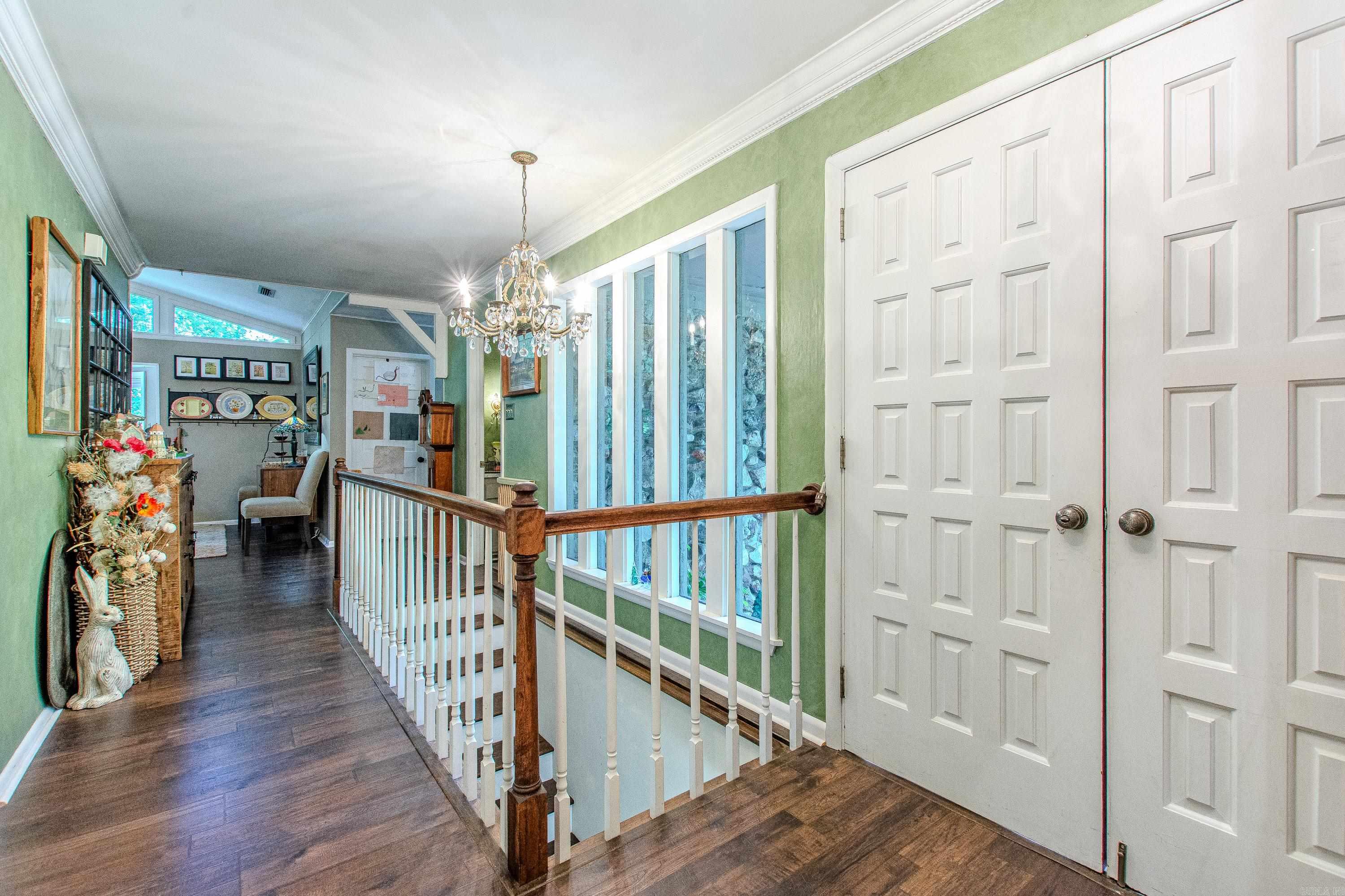 1620 Brookview Property Photo 4