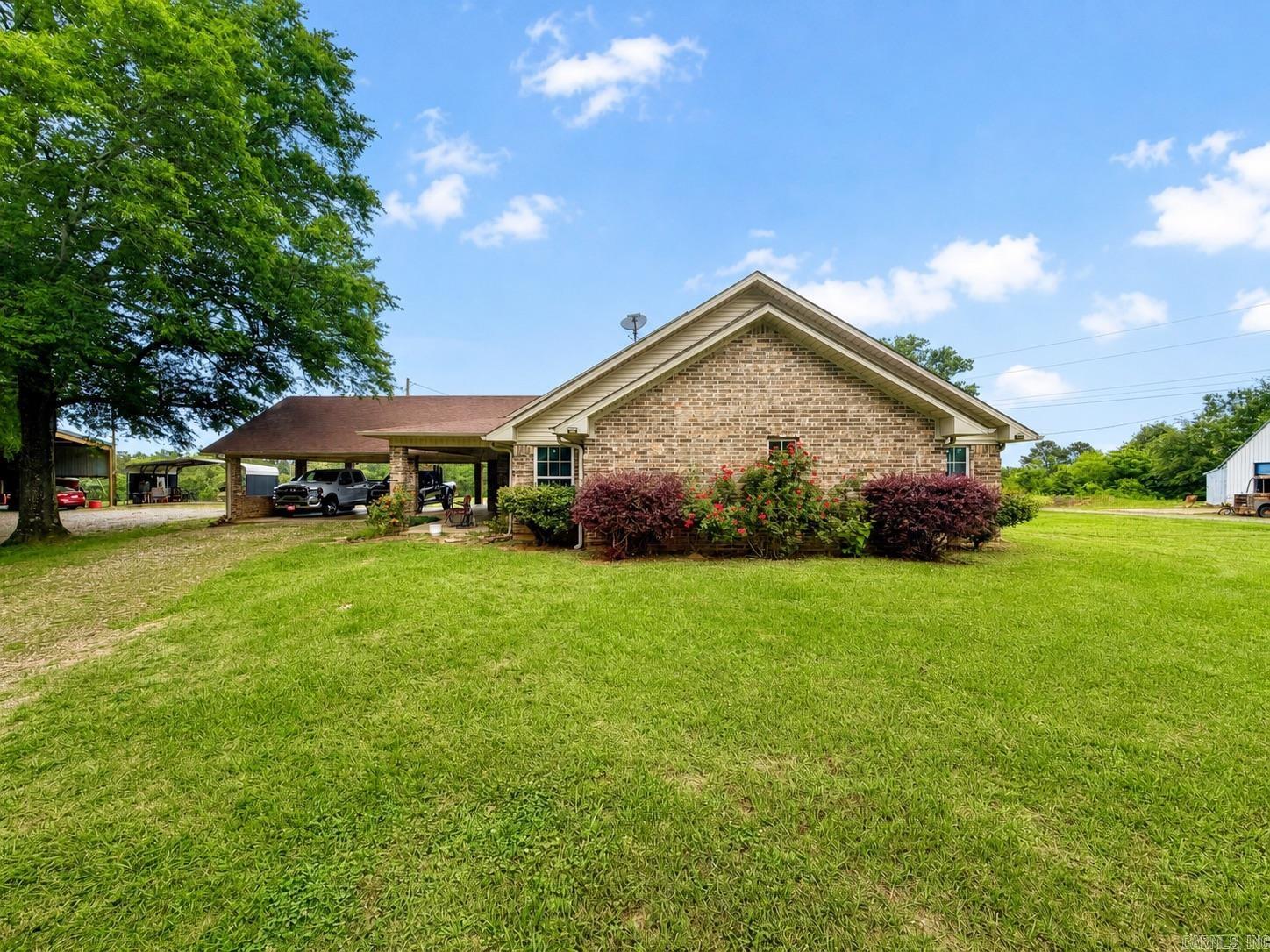 1374 Highway 317 Property Photo 8