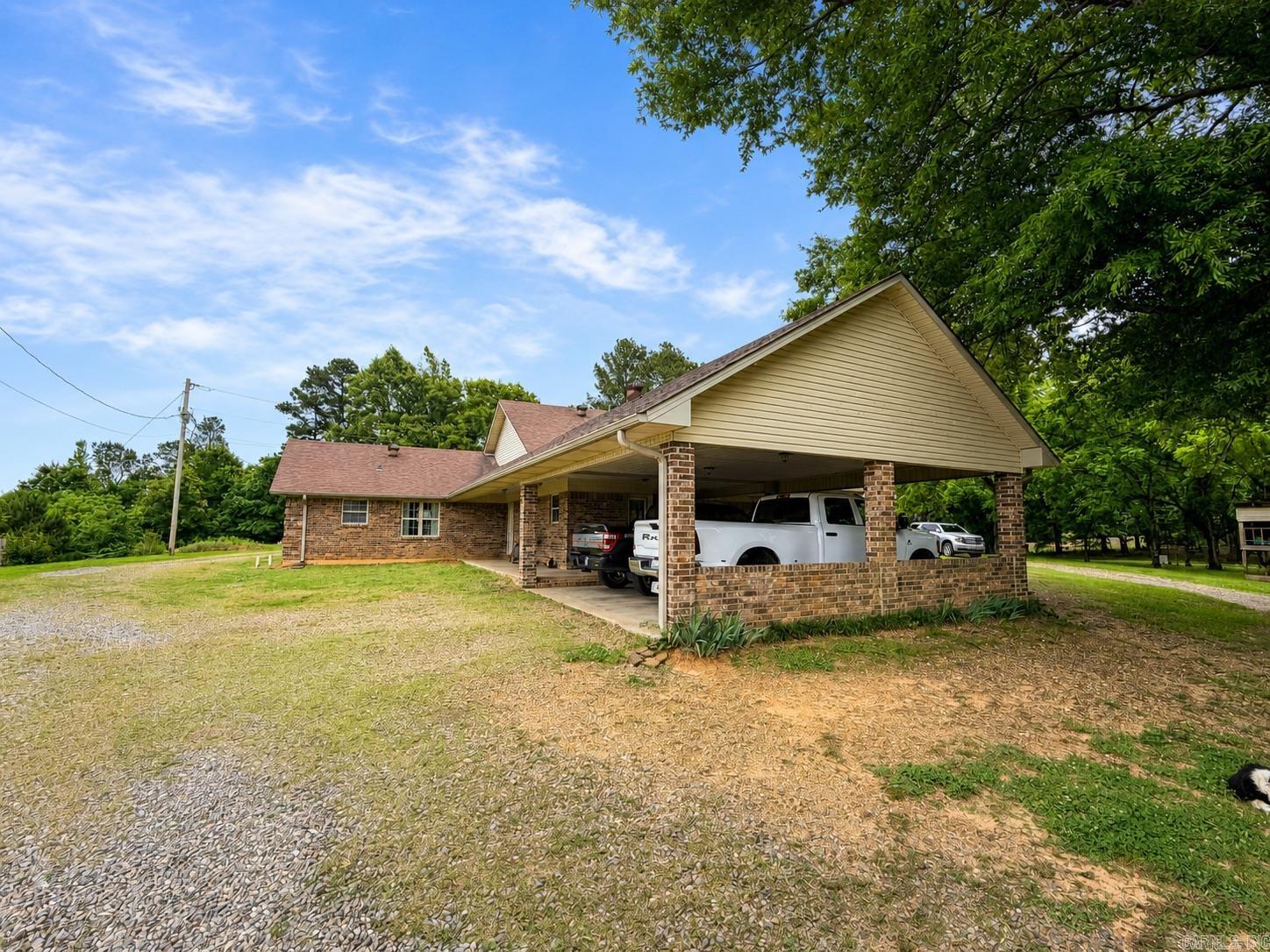 1374 Highway 317 Property Photo 11