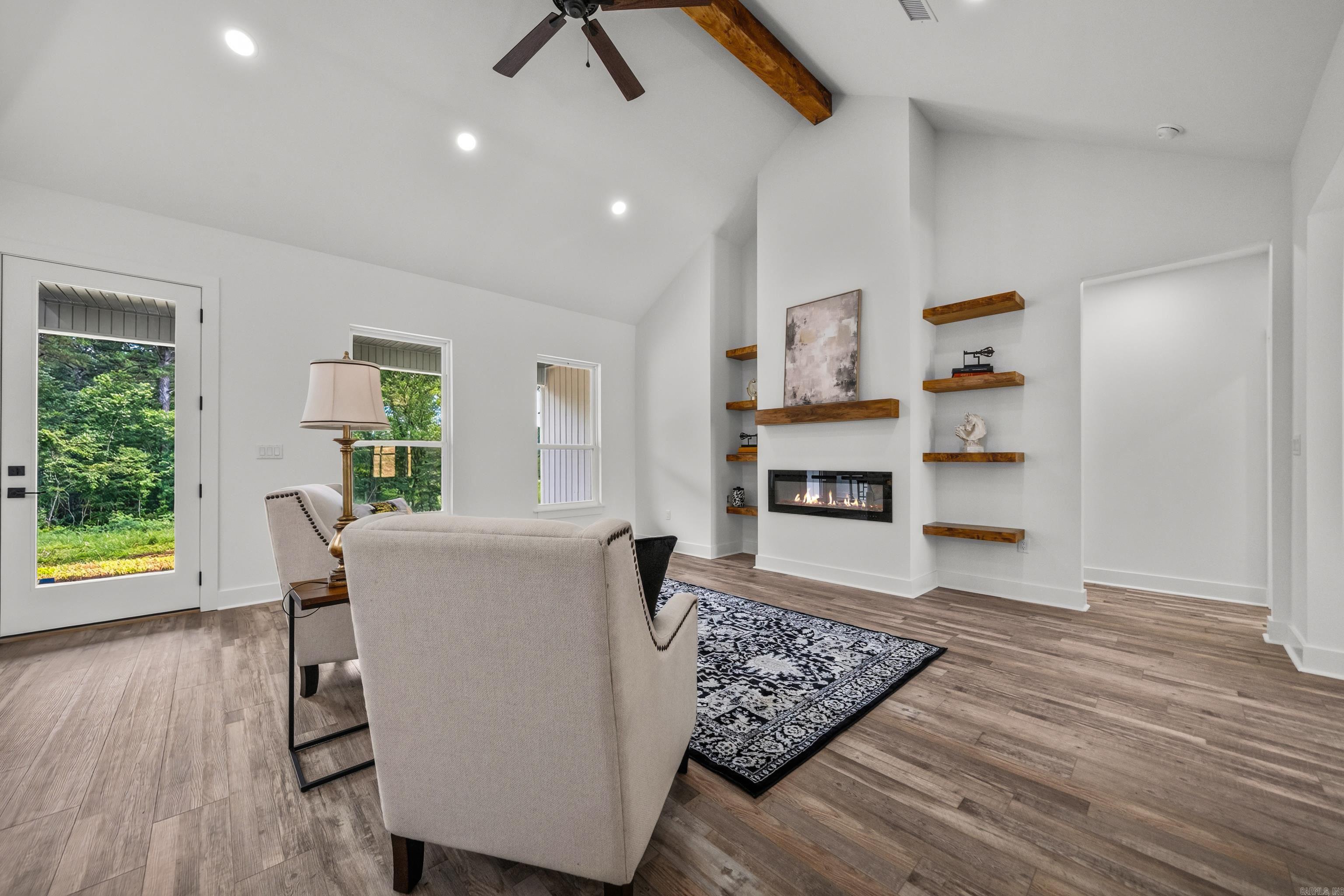 109 Chapel Hill Property Photo 7
