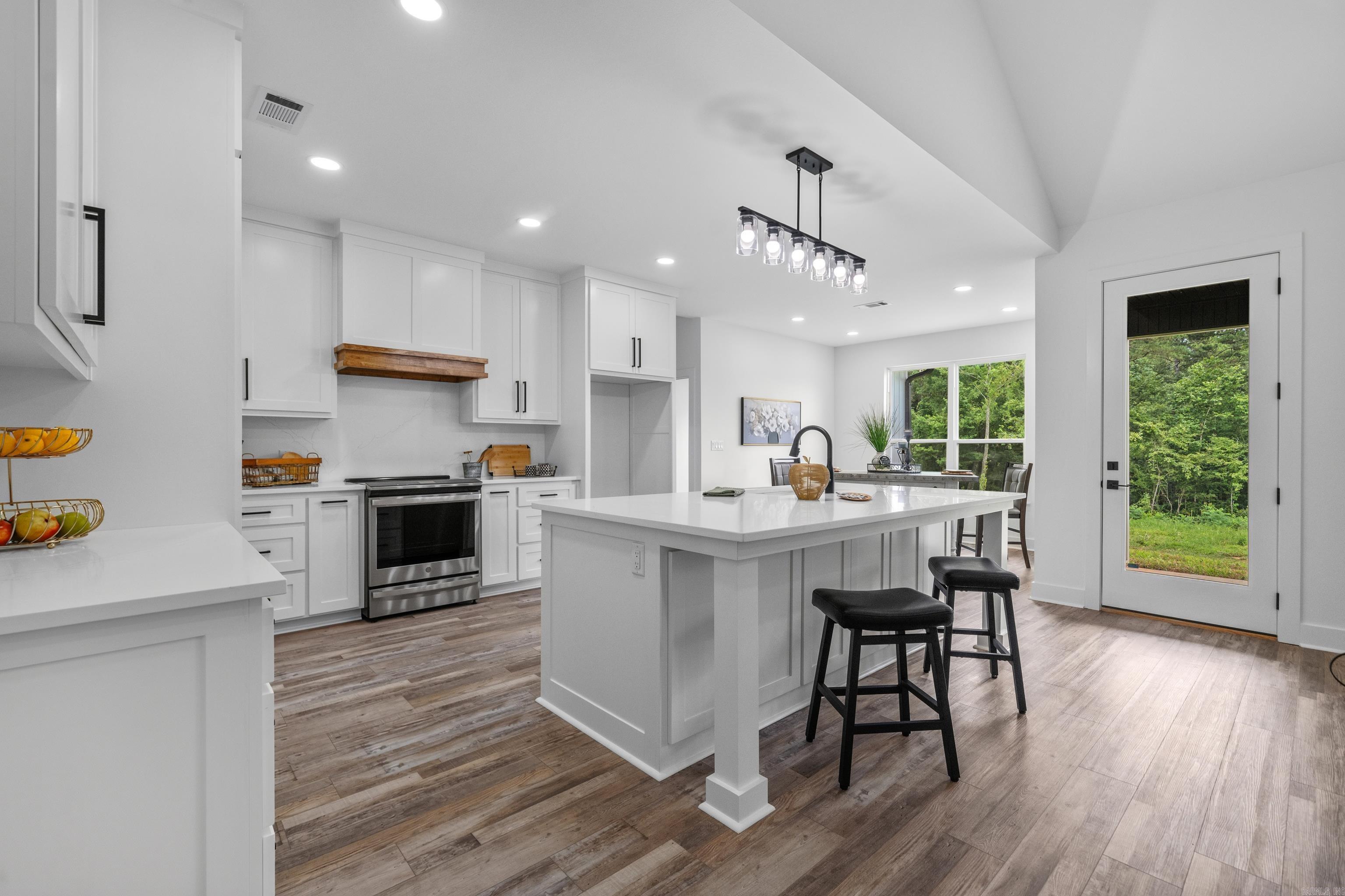 109 Chapel Hill Property Photo 10