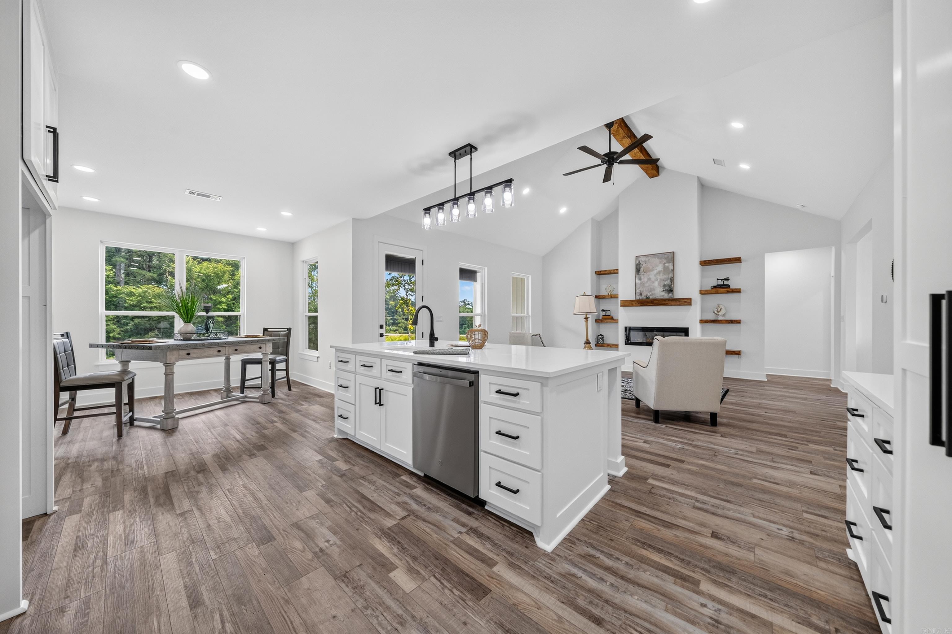 109 Chapel Hill Property Photo 13