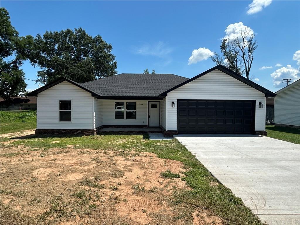 313 Tucker Property Photo 1