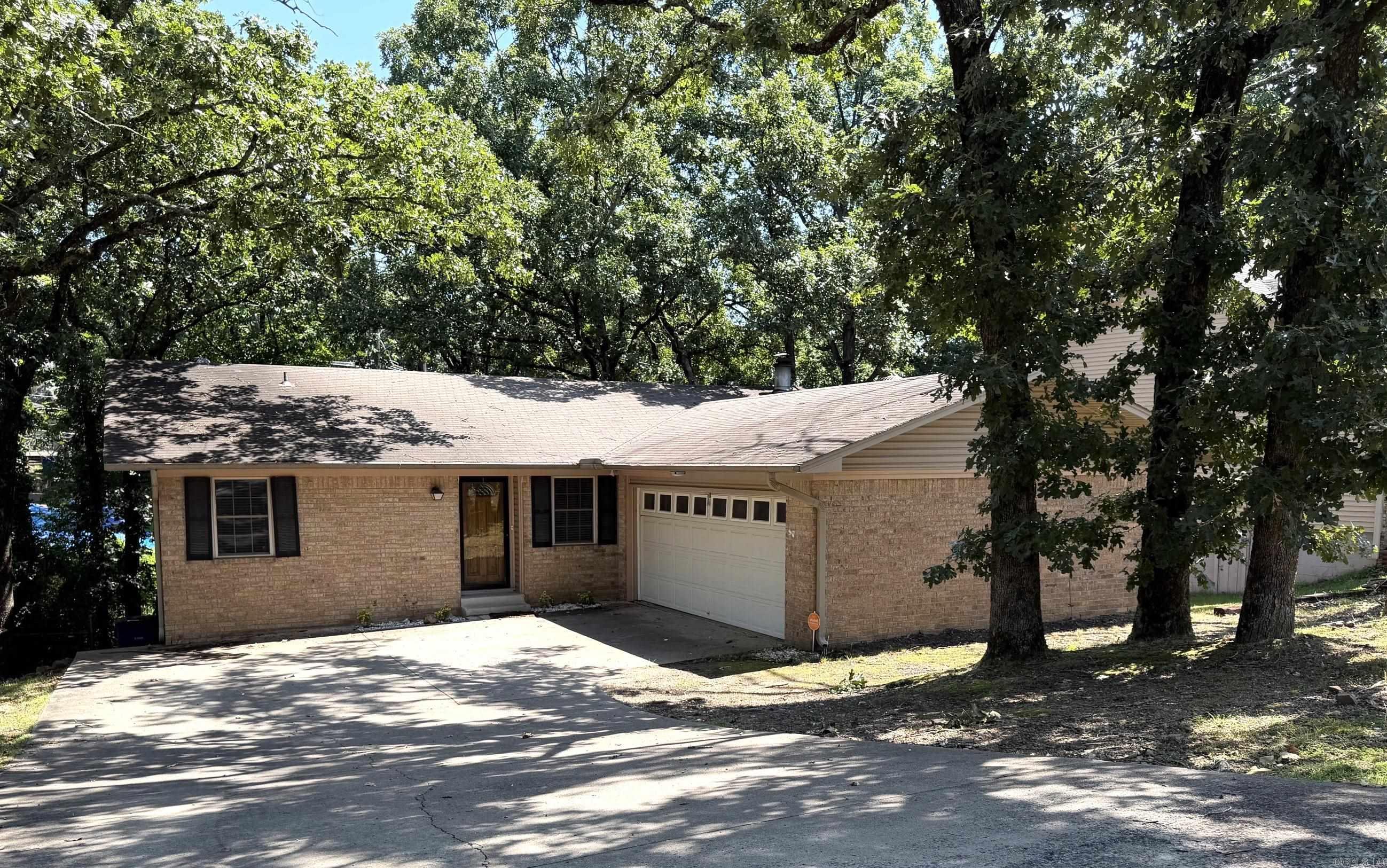 821 Silver Hill Road Property Photo 1