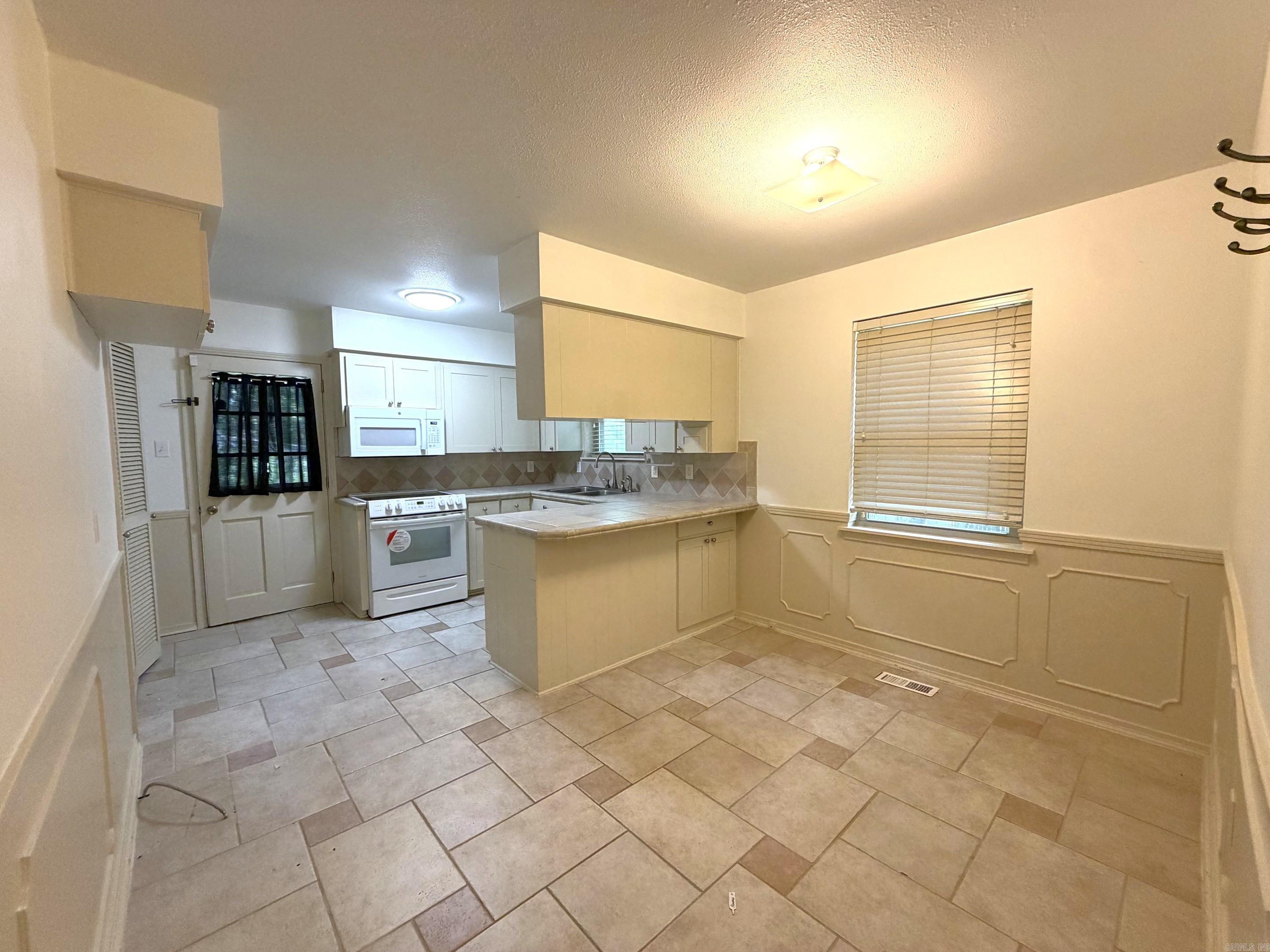 821 Silver Hill Road Property Photo 9