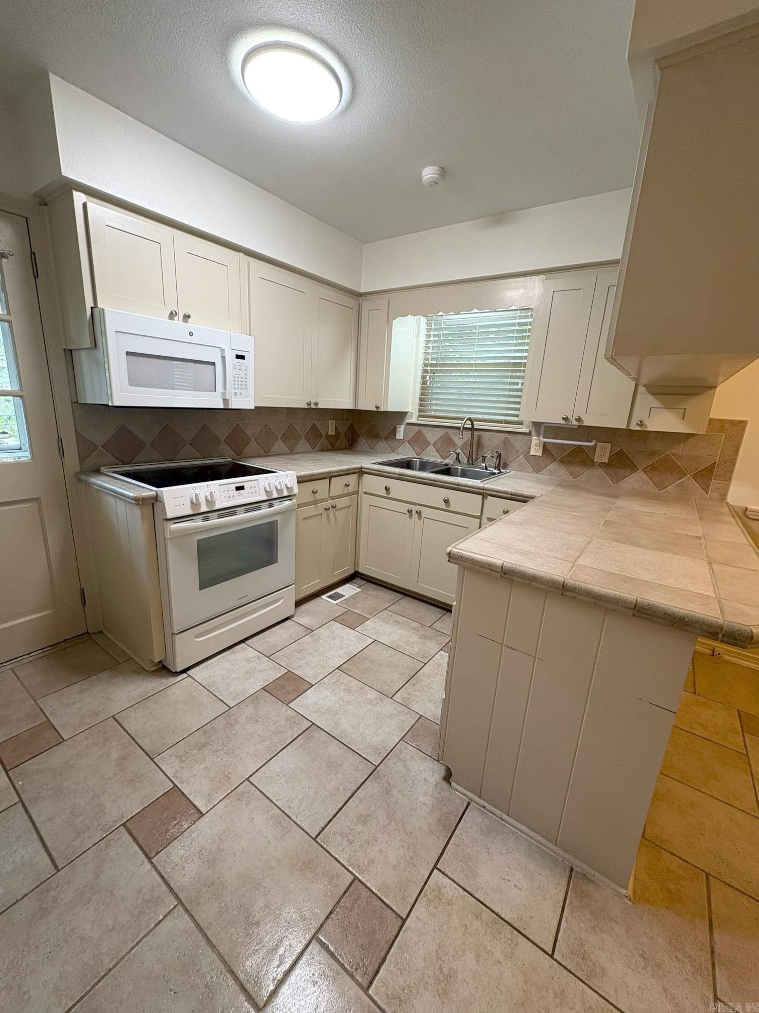 821 Silver Hill Road Property Photo 11