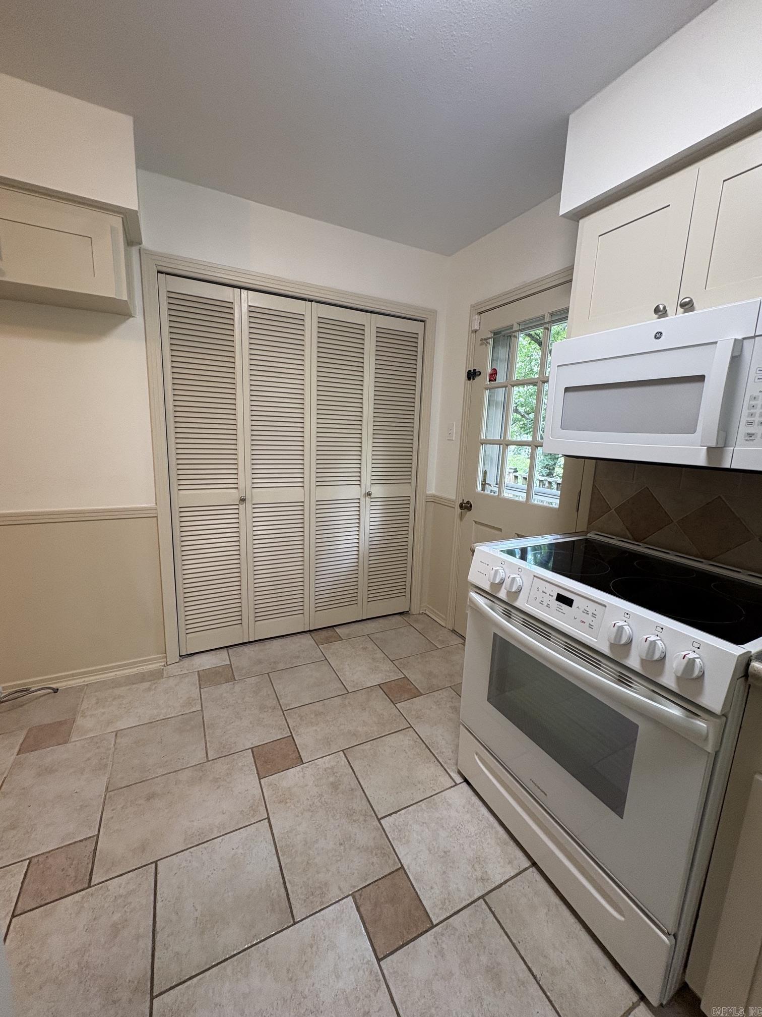 821 Silver Hill Road Property Photo 13